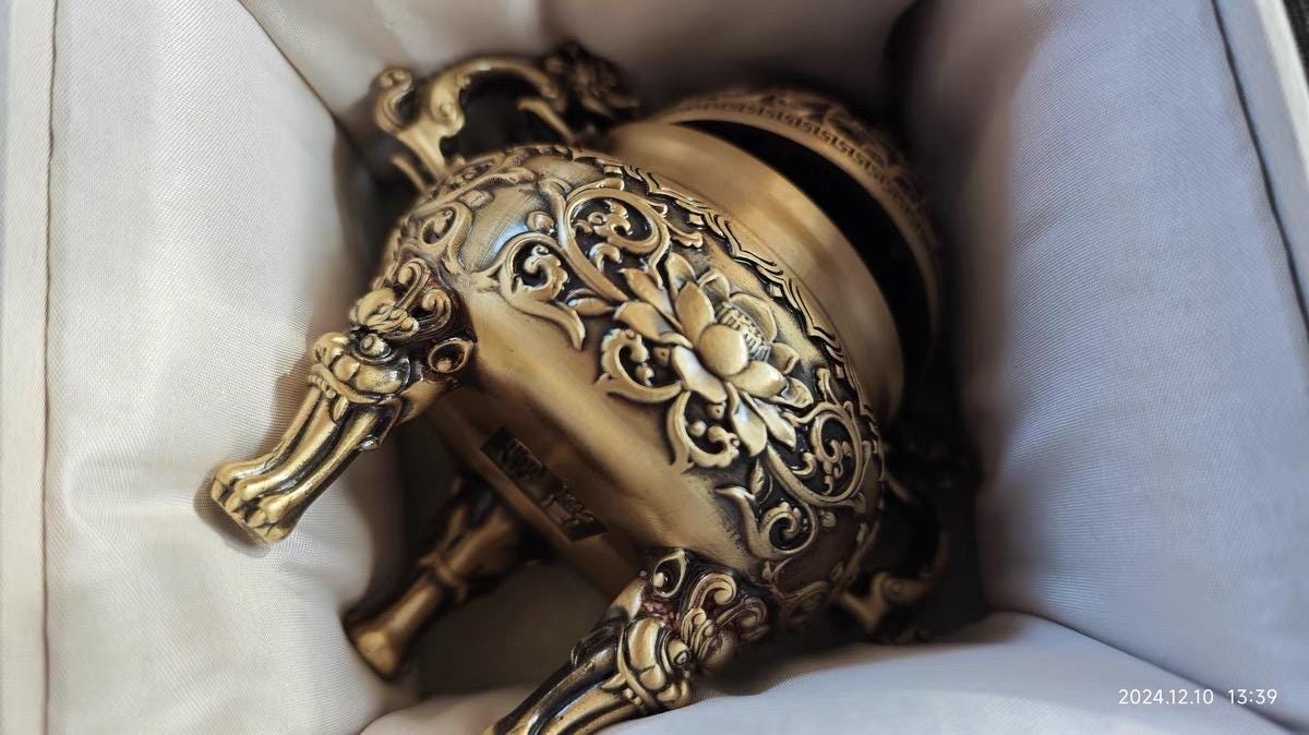 Handcrafted Zinc Incense Burner Lion, Antique-Style Suanni Lion Incense Burner, Traditional Tibetan Censer