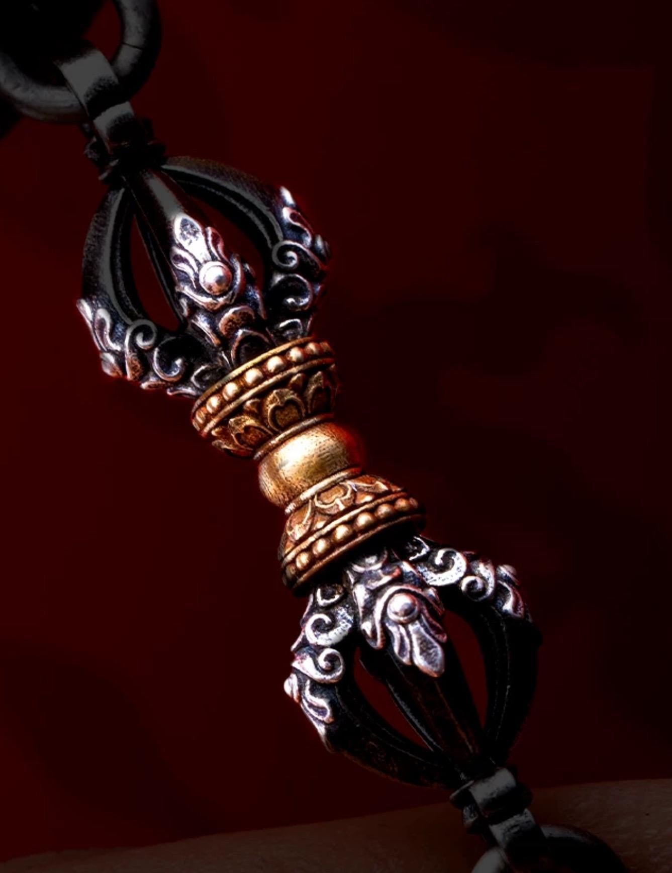 Handcrafted Tibetan Vajra Pendant Necklace – Silver Protection Amulet for Men