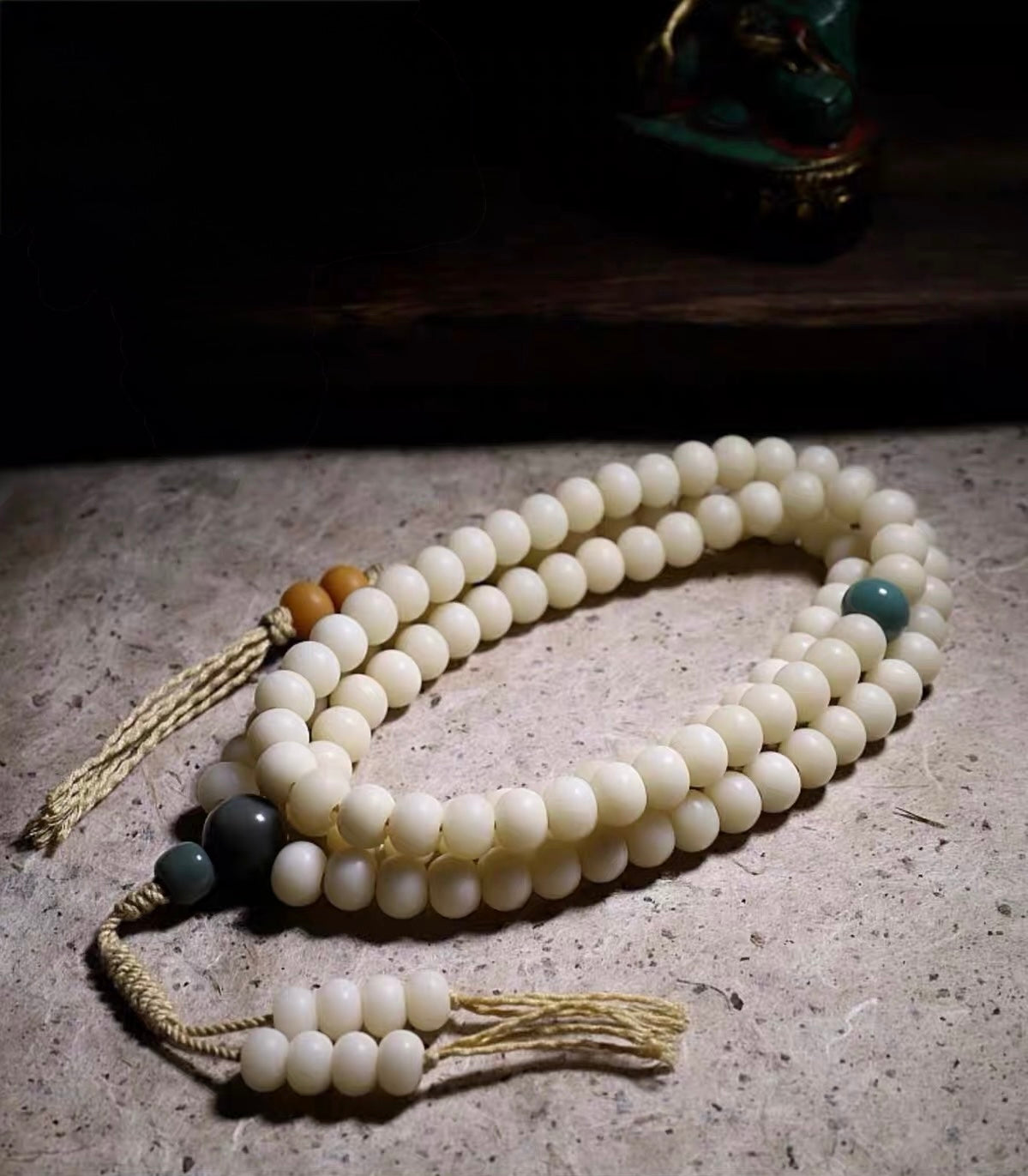EverestArtStudios Natural White Bodhi Root Mala Necklace – 108 Beads Meditation Prayer Beads – White Jade-Like Bodhi Seed Bracelet – Unisex Buddhist Mala Gift