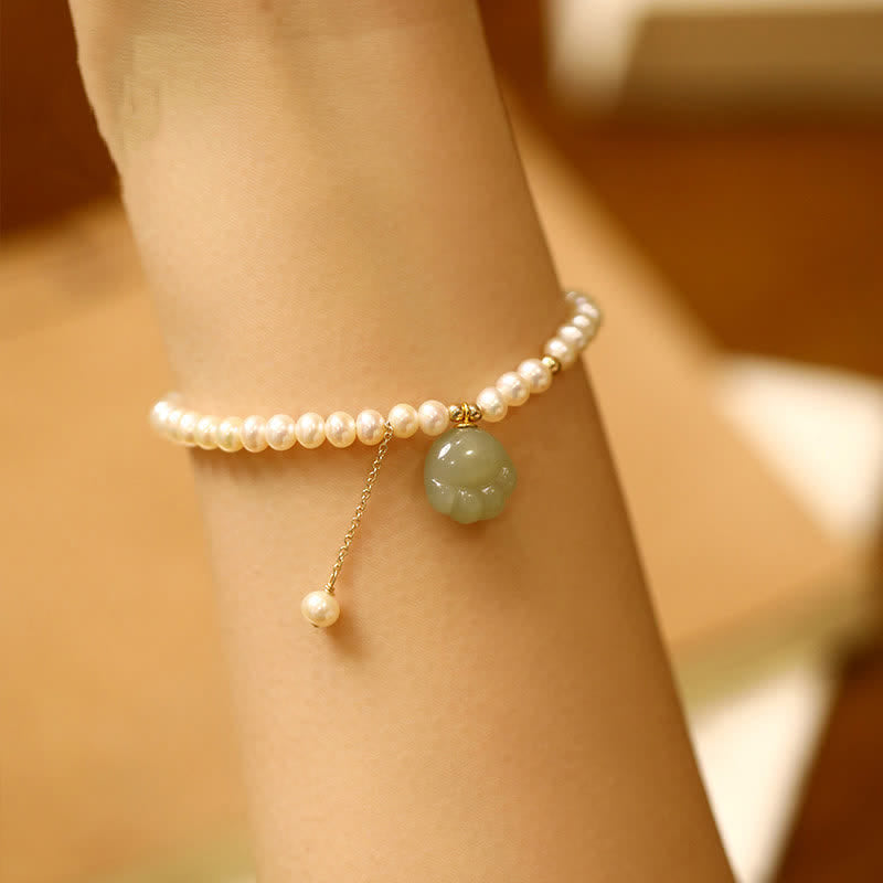 EverestArtstudios Natural Hetian Jade Cat Paw Design Pearl Luck Bracelet