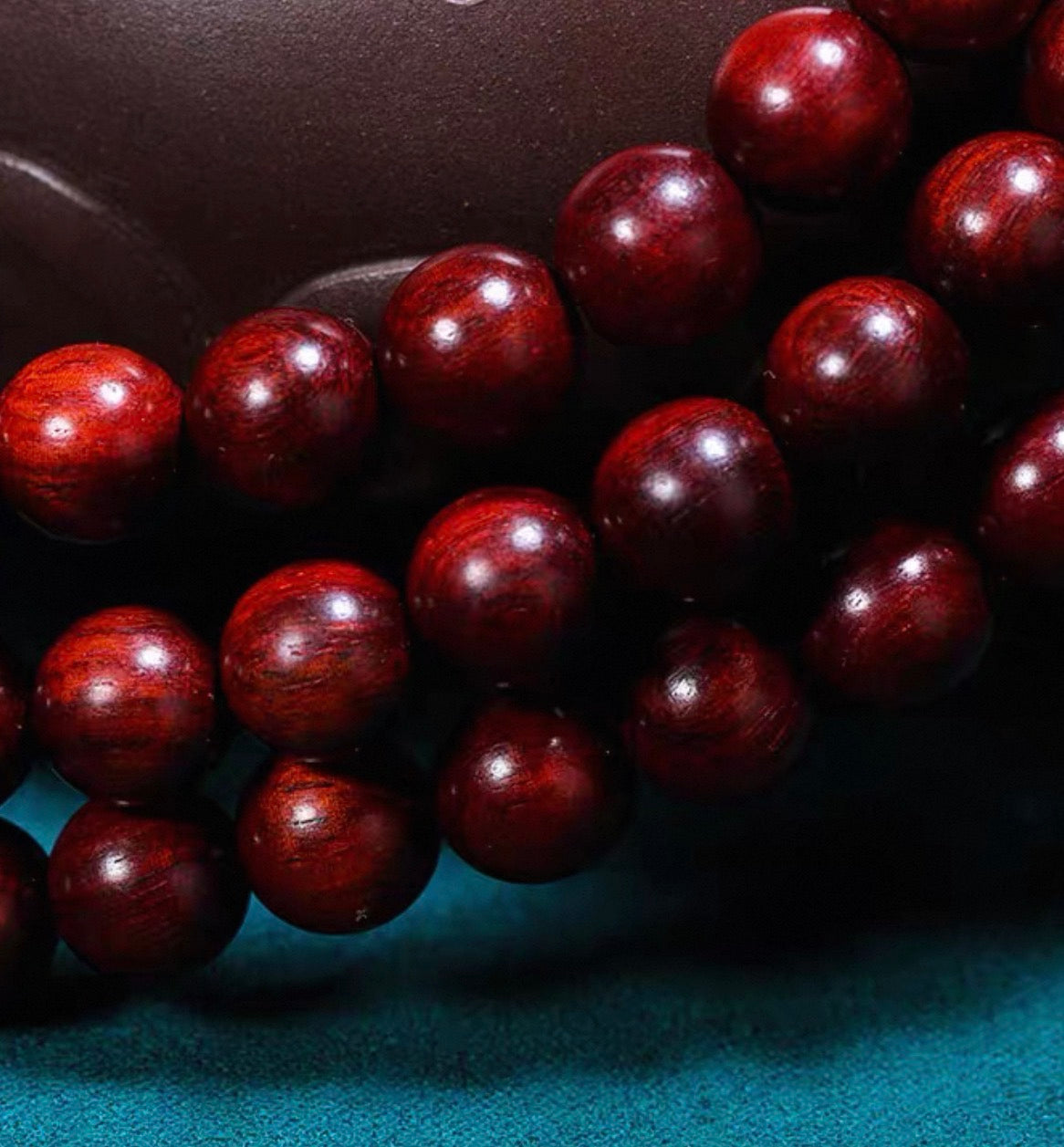 EverestArtStudios Natural Blood Sandalwood 108 Bead Mala Necklace | Red Wooden Prayer Beads | Buddhist Meditation Mala | 108 Bead Bracelet Necklace | Spiritual Jewelry