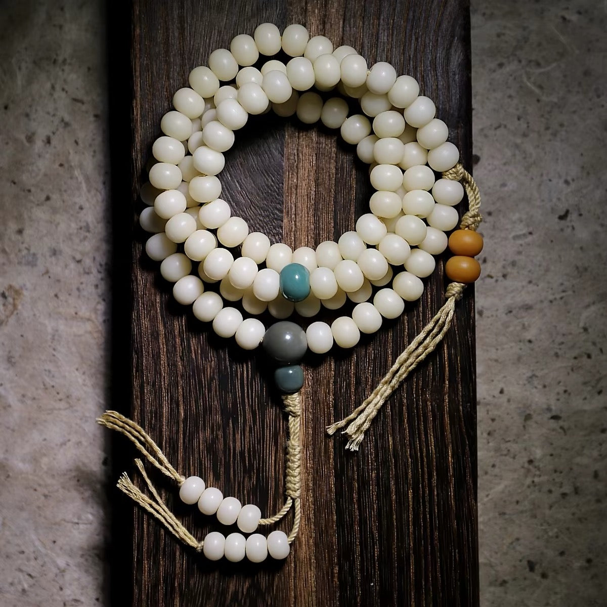 EverestArtStudios Natural White Bodhi Root Mala Necklace – 108 Beads Meditation Prayer Beads – White Jade-Like Bodhi Seed Bracelet – Unisex Buddhist Mala Gift