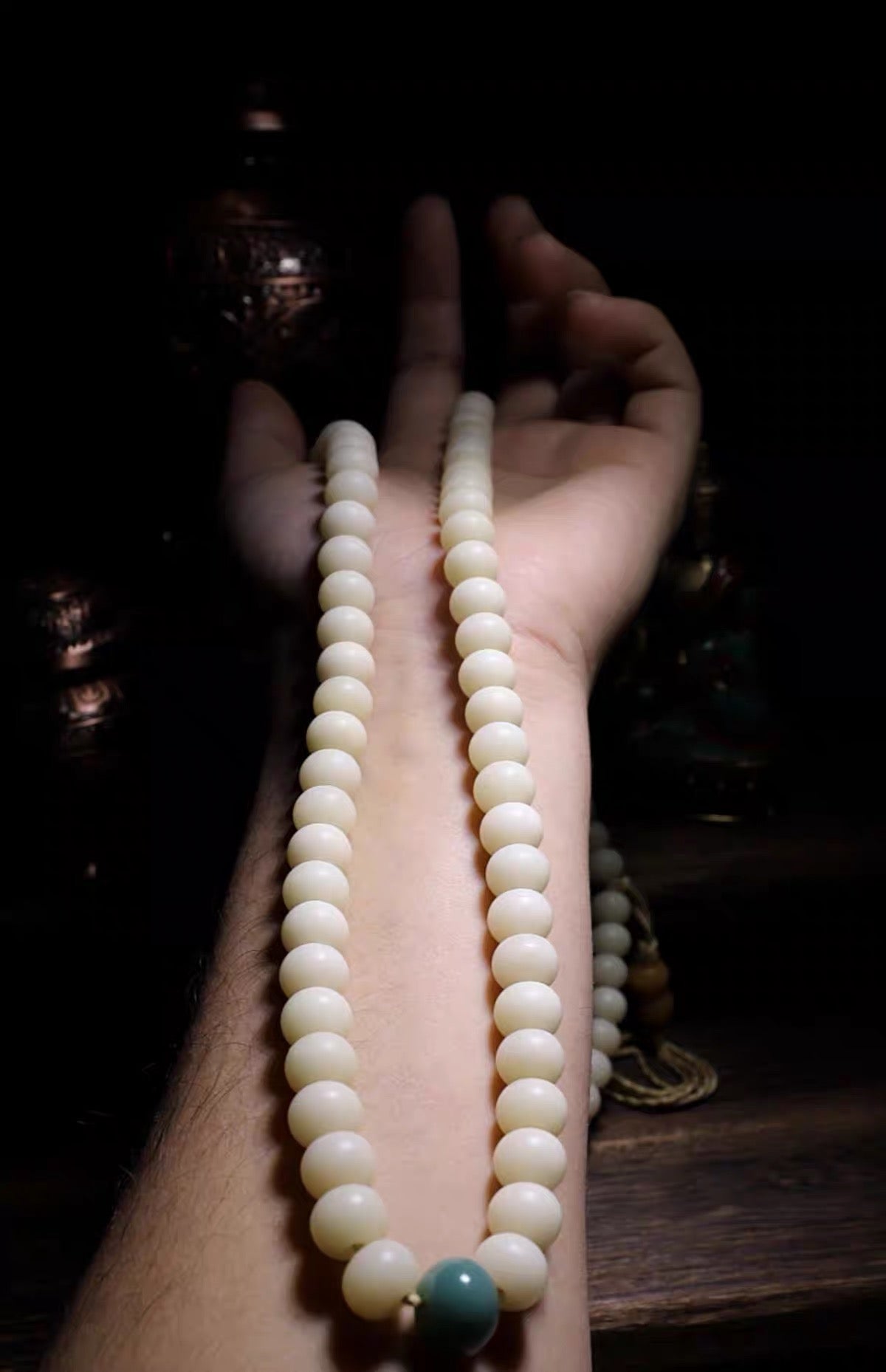 EverestArtStudios Natural White Bodhi Root Mala Necklace – 108 Beads Meditation Prayer Beads – White Jade-Like Bodhi Seed Bracelet – Unisex Buddhist Mala Gift