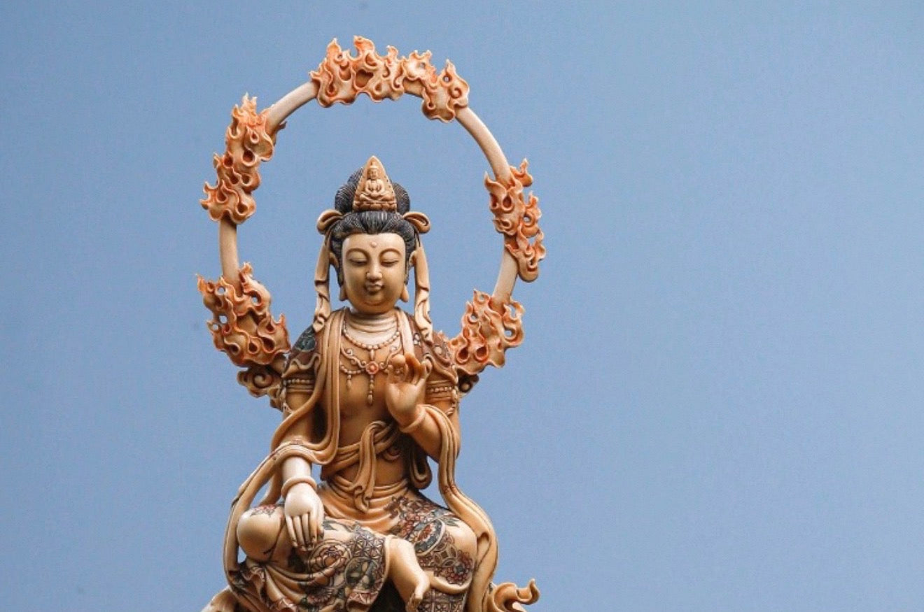 EverestArtStudios Natural Reclaimed Mammoth Ivory Water Moon Guanyin Avalokiteshvara Statue, Hand Carved Bodhisattva Sculpture, Buddhist Altar Decor, Collectible Art