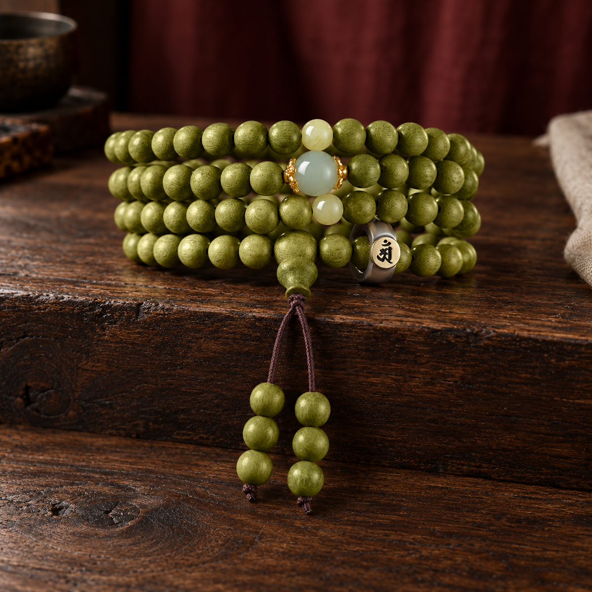 Green wood mala, 6 mm, Dog & Pig Symbol