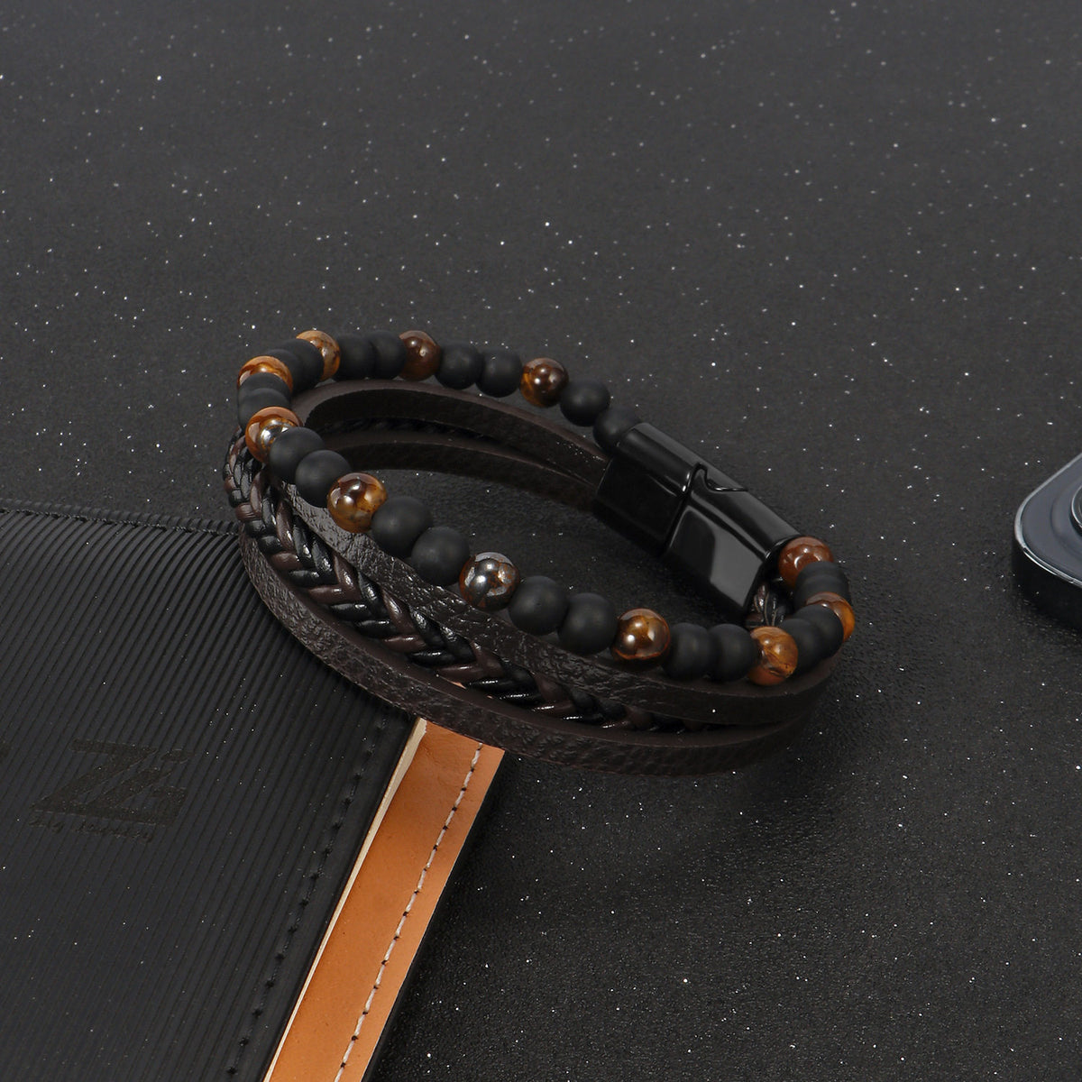 Bracelet cuir et pierre de lave noire