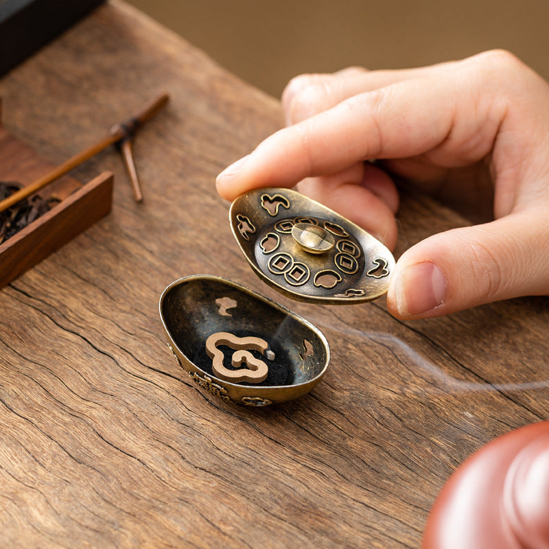 Gold ingot small incense burner household aromatherapy burner indoor plate incense burner small auspicious cloud incense tablets Buddhist utensils alloy ornaments