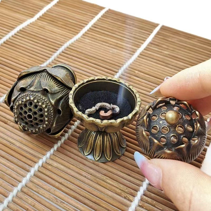 Xiangyun incense burner, hollow lotus burner, mini lotus seed aromatherapy burner, three-legged copper burner, porous Baolian lamp Boshan burner
