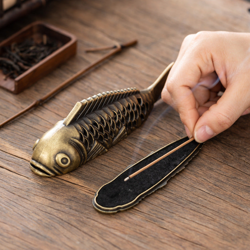 Simulation carp ornament tea table tea pet household indoor bedroom incense box line incense plug every year there are fish creative koi incense burner