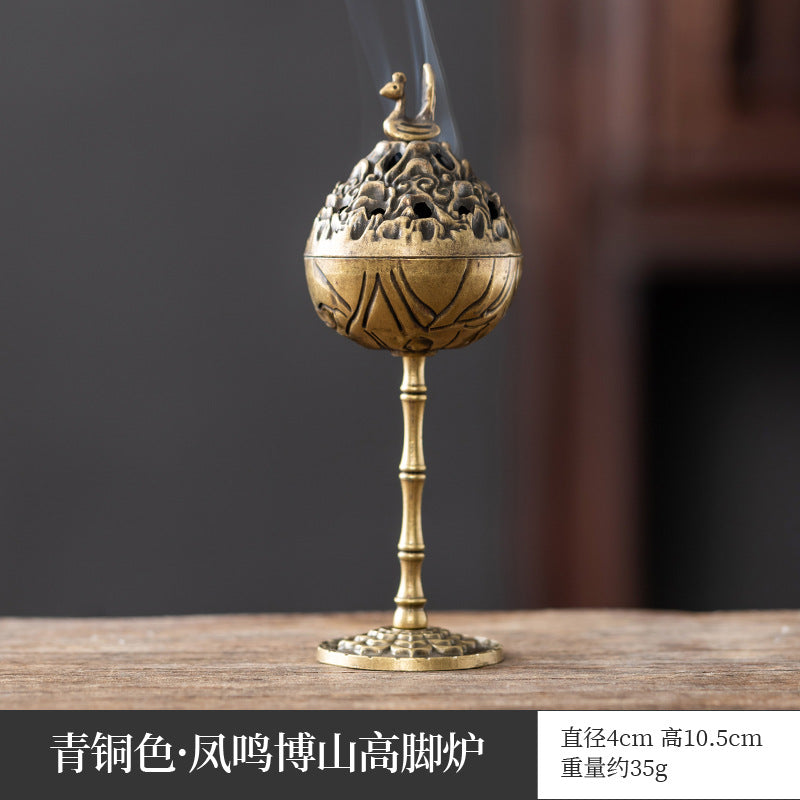 Traditionelle Mini-Räuchergefäße in verschiedenen Formen