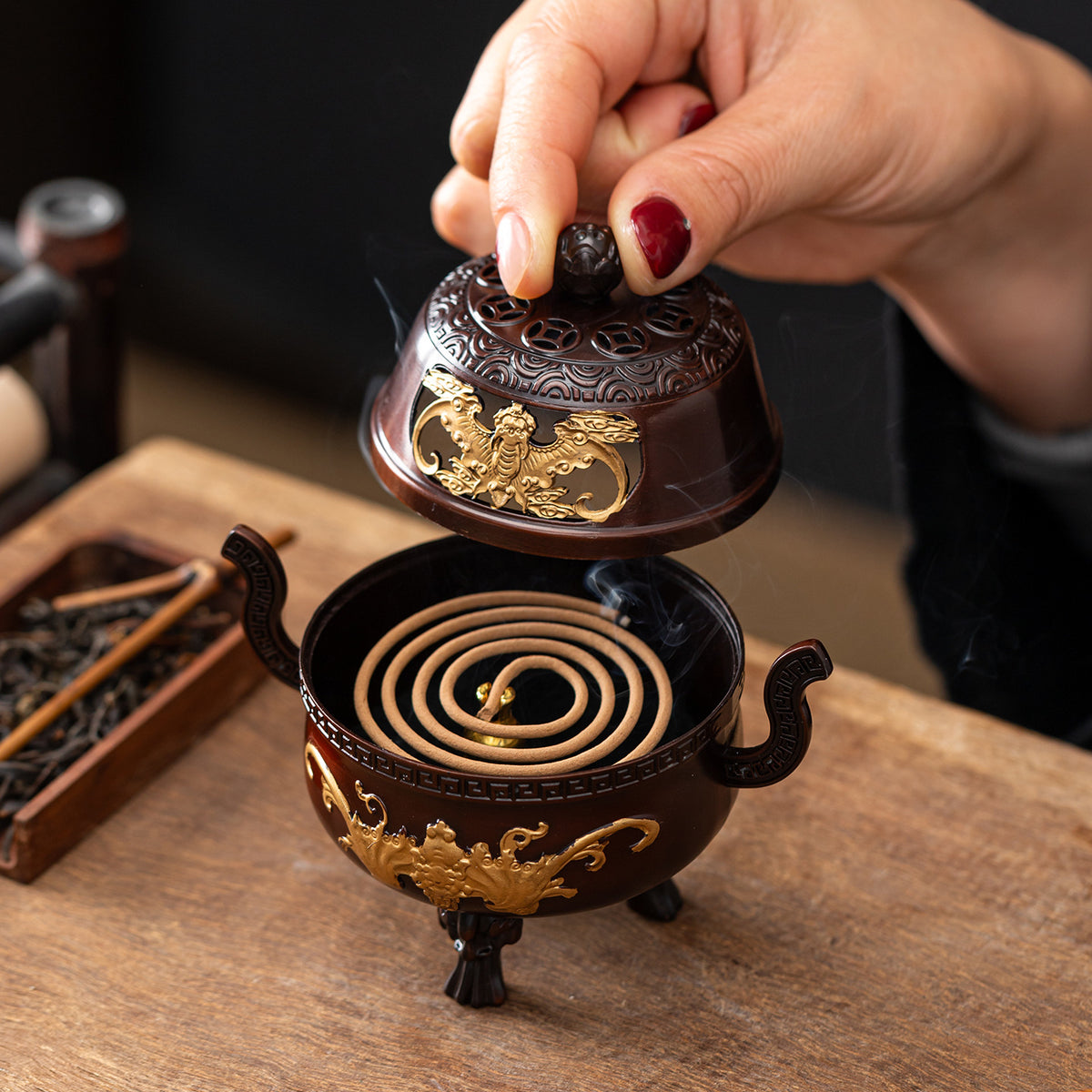 Bat tripod burner incense burner ornament alloy old craftsmanship retro household indoor sandalwood burner binaural burner