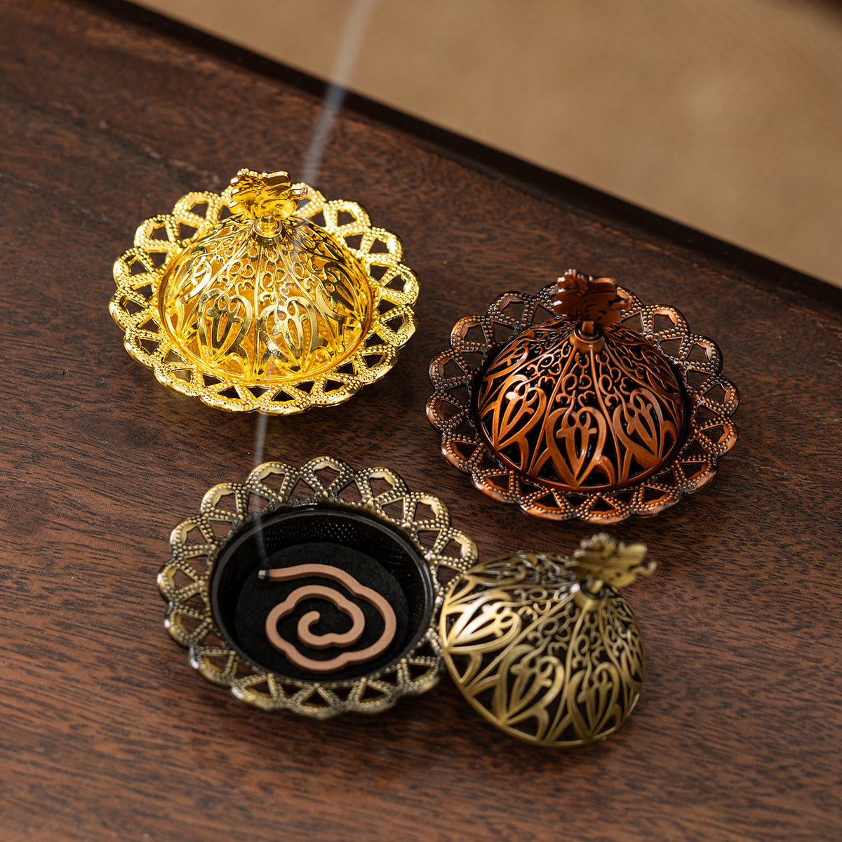 Cross-border Arabian aromatherapy burner Alloy lotus plate incense burner Household indoor tower incense cone incense small auspicious cloud incense burner ornament