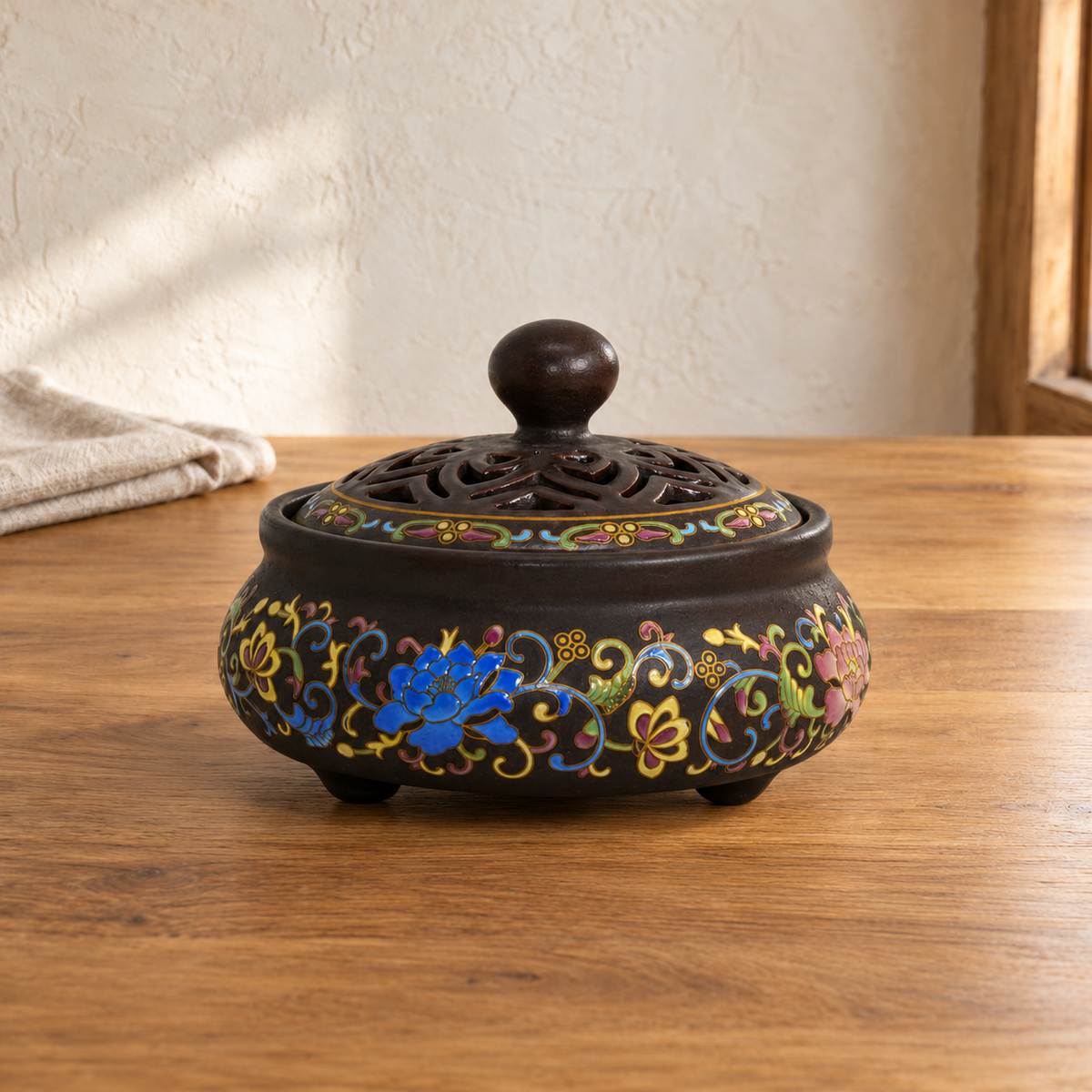 Decorative ceramic incense burner — Domed Lid / Brown