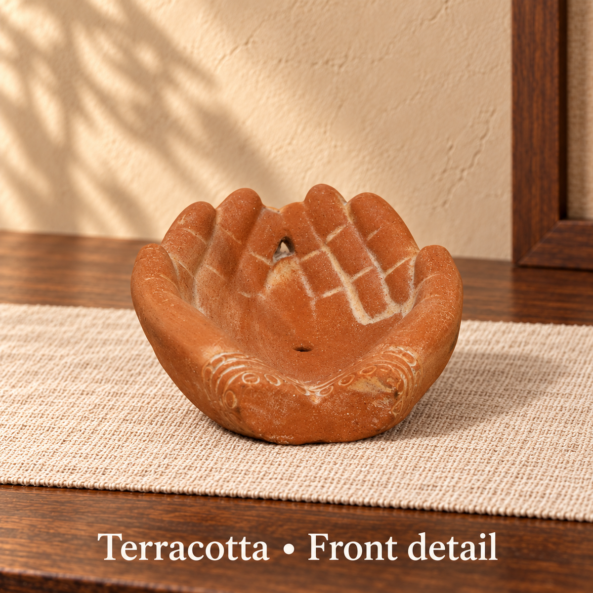 Terracotta • Front detail