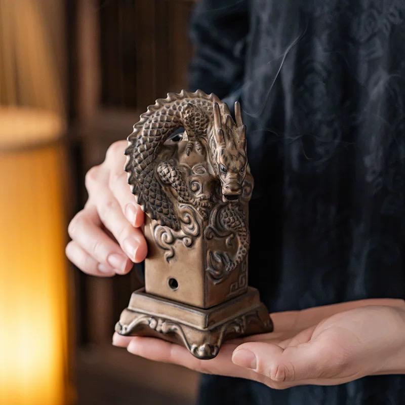 Handmade Ceramic Coiling Dragon Seal Incense Burner, Chinese Style Stamp Incense Holder for Desk, Altar, Tea Table, Home Decor Gift