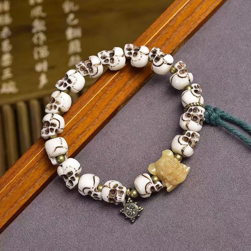 Tibetan Yak Bone Skull Bracelet, Single Strand Mala with Agate Bead