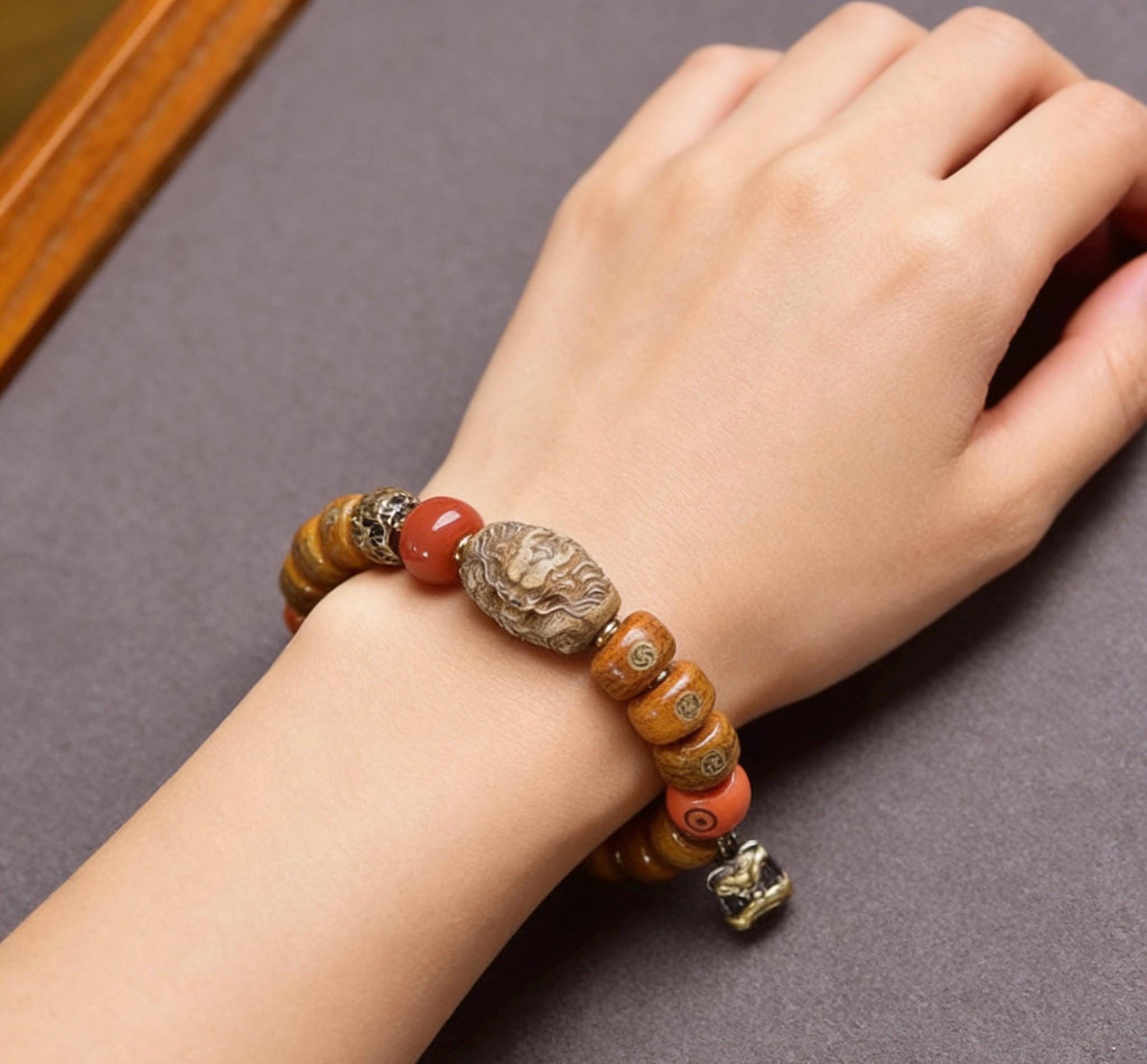 Natural Yak Bone Bracelet with Inlaid Wan Symbol, Tibetan Buddhism Mala Beads Ethnic Prayer Bead Bangle Meditative Zen Jewelry for Men Women