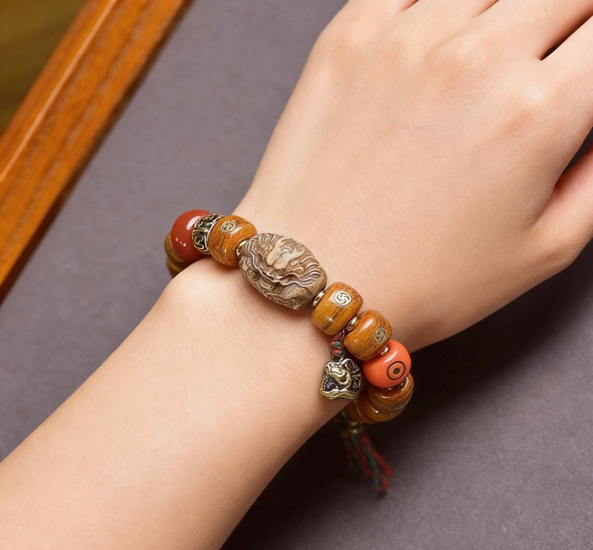 Natural Yak Bone Bracelet with Inlaid Wan Symbol, Tibetan Buddhism Mala Beads Ethnic Prayer Bead Bangle Meditative Zen Jewelry for Men Women