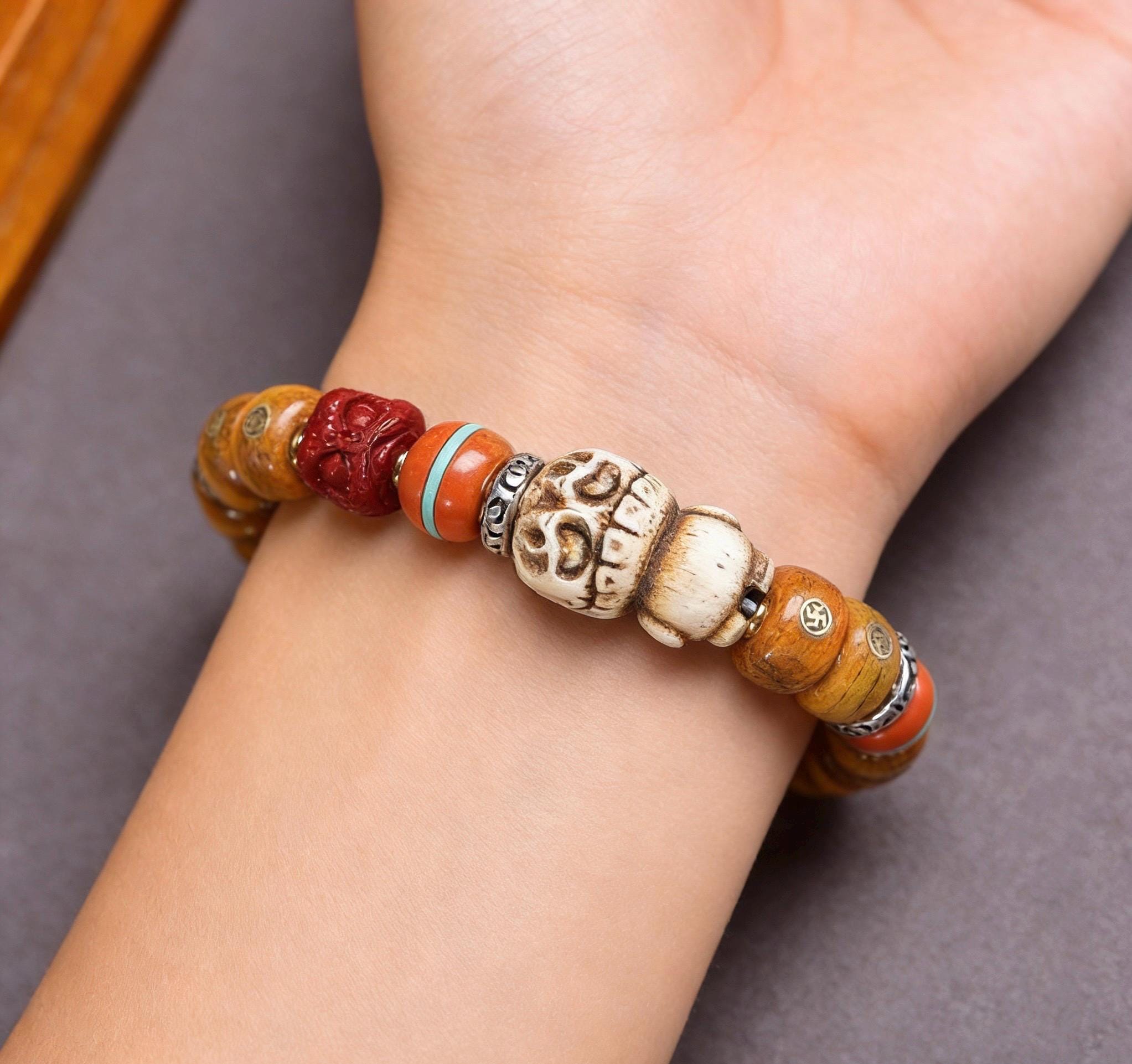 Natural Yak Bone Bracelet with Inlaid Wan Symbol, Tibetan Buddhism Mala Beads Ethnic Prayer Bead Bangle Meditative Zen Jewelry for Men Women