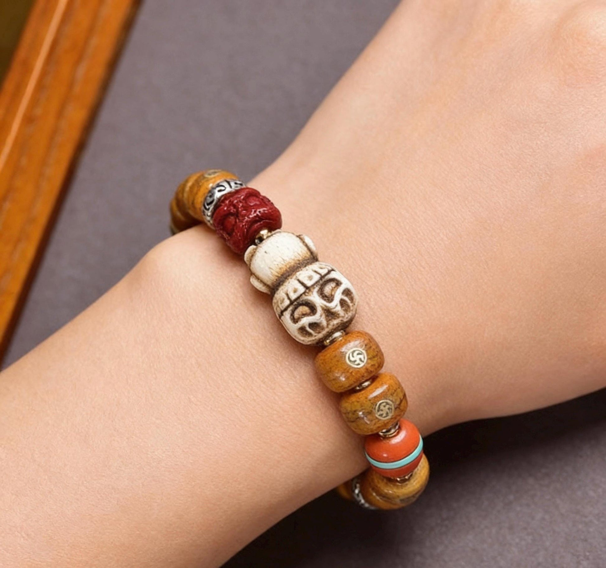 Natural Yak Bone Bracelet with Inlaid Wan Symbol, Tibetan Buddhism Mala Beads Ethnic Prayer Bead Bangle Meditative Zen Jewelry for Men Women