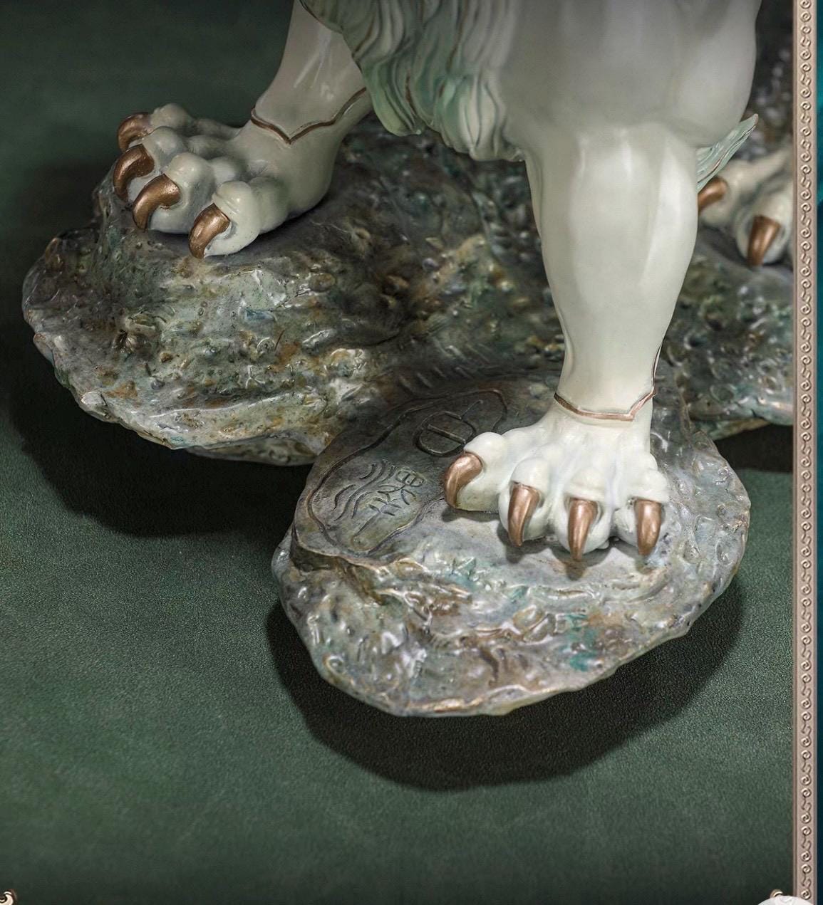 Mythical Bai Ze Statue - Shanhaijing Spirit Beast Decor, White Guardian Lion Figurine for Living Room, Office, Housewarming & Opening Gift