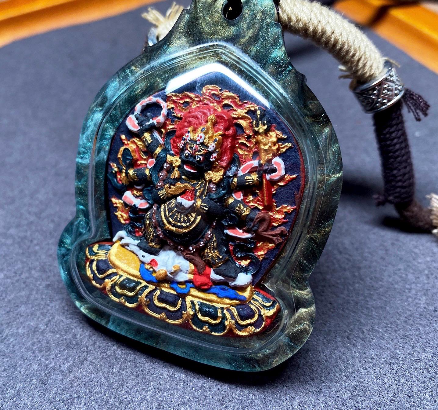 Hand-Painted Mahakala Tsa Tsa Necklace Pendant Mineral Pigment Tibetan Thangka Art Buddhist Amulet Small Six-Armed Mahakala Spiritual Gift