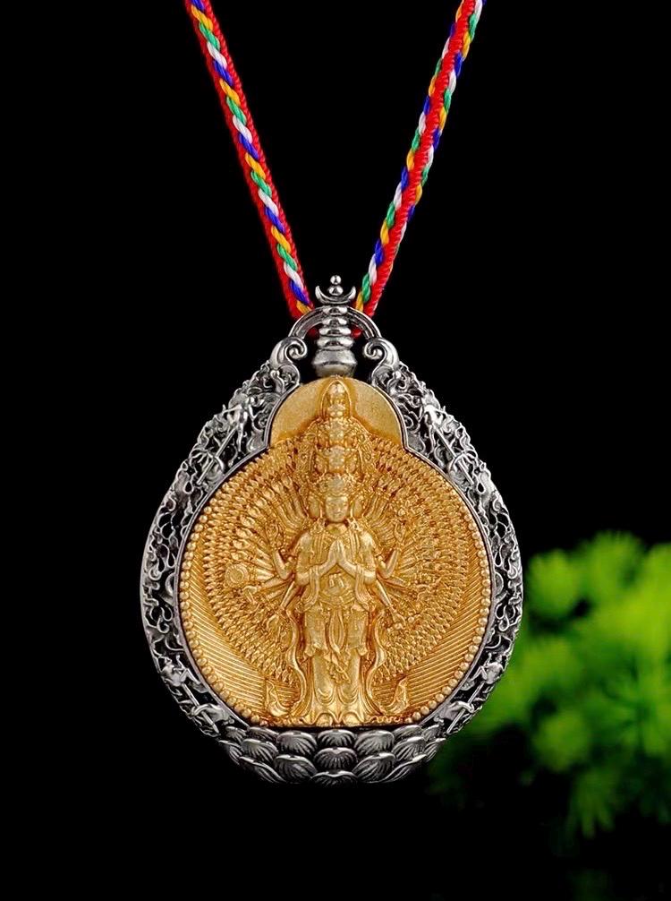 Thousand Armed Avalokiteshvara Pendant Necklace, Chenrezig Amulet, Om Mani Padme Hum Tibetan Buddhist Protection Jewelry