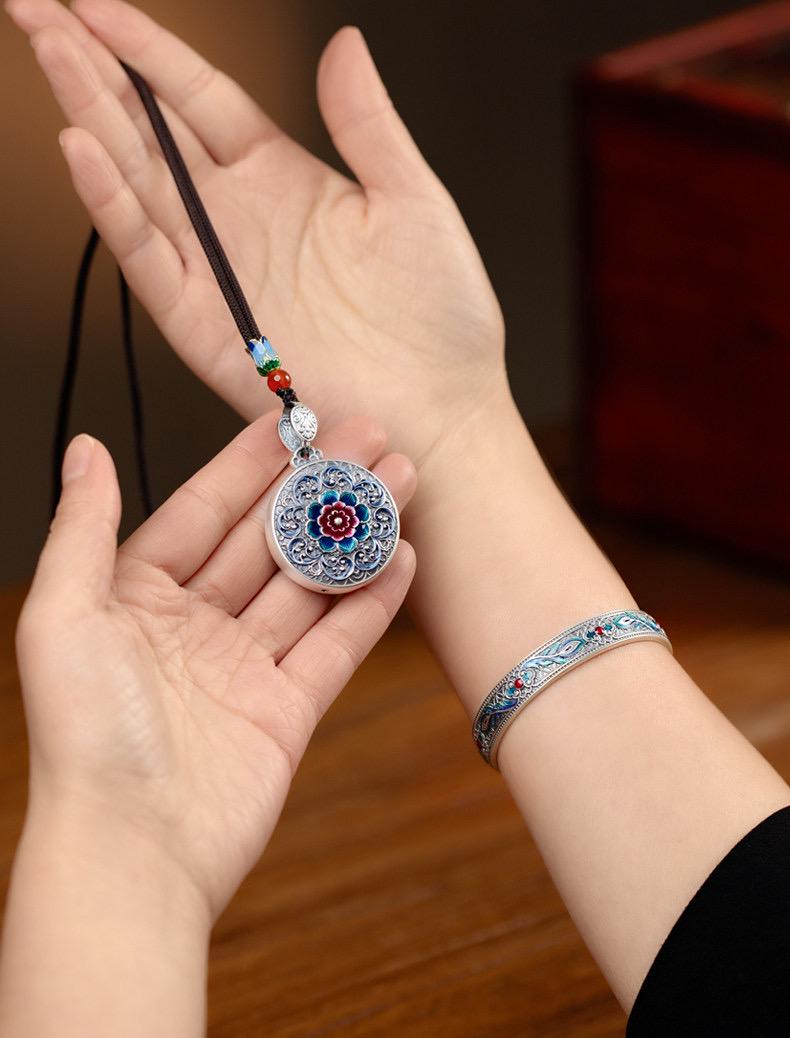 999 Fine Silver Retro Enamel Flower Pendant, Pure Silver Disc Necklace Ornament, National Style Round Plate Sweater Chain Jewelry Gift
