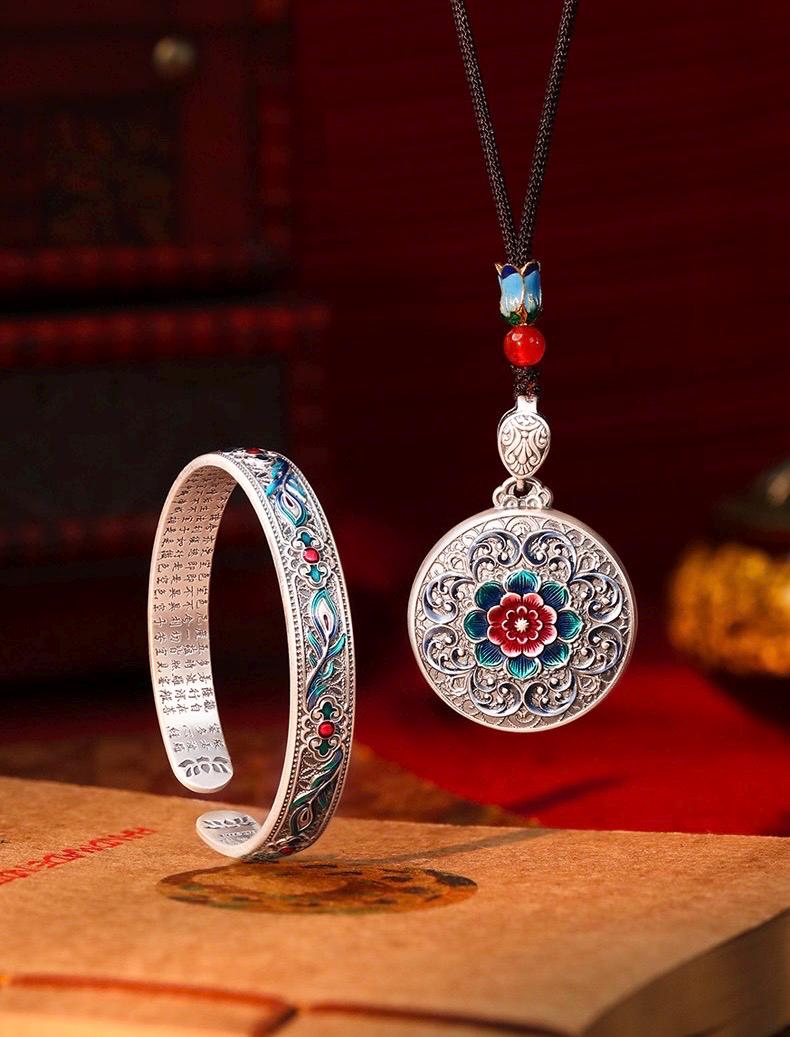 999 Fine Silver Retro Enamel Flower Pendant, Pure Silver Disc Necklace Ornament, National Style Round Plate Sweater Chain Jewelry Gift