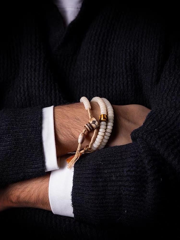 EverestArtStudios – 108 Bead Tibetan Prayer Bracelet – White Jade Bodhi Seed Mala