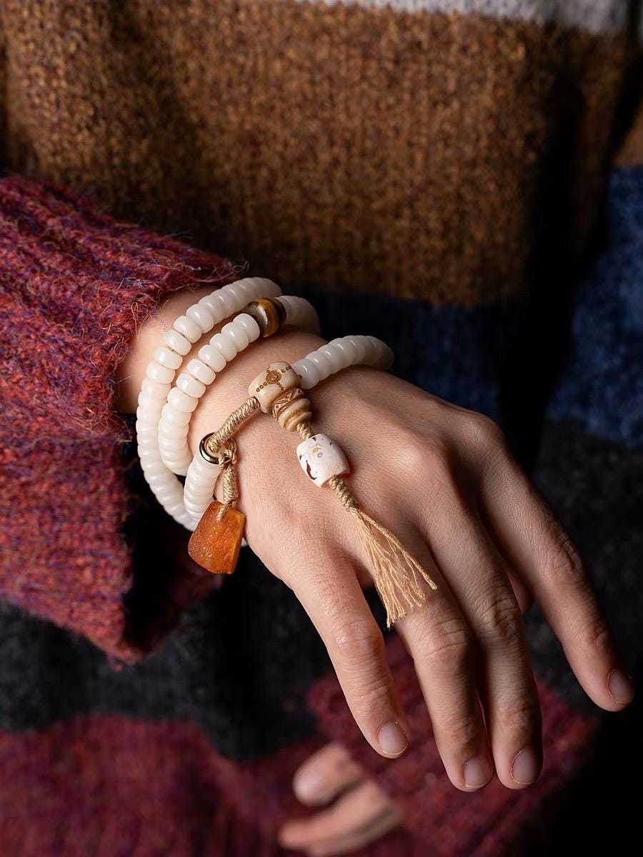 EverestArtStudios – 108 Bead Tibetan Prayer Bracelet – White Jade Bodhi Seed Mala