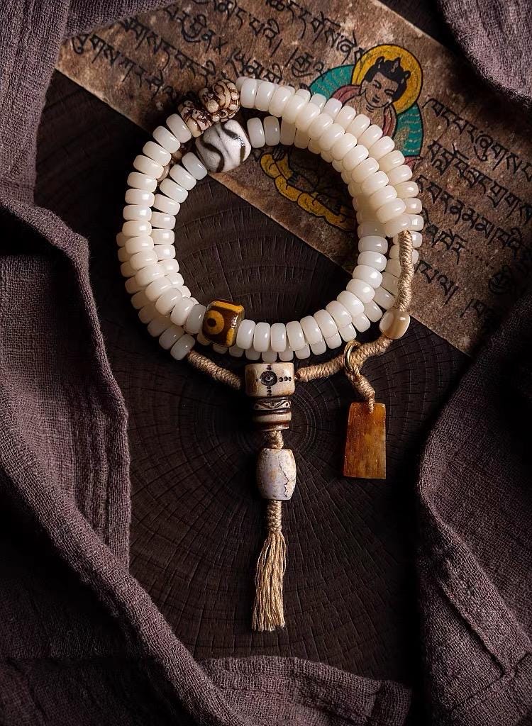 EverestArtStudios – 108 Bead Tibetan Prayer Bracelet – White Jade Bodhi Seed Mala