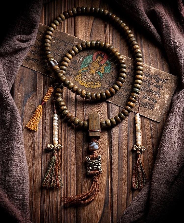 EverestArtStudios Green Sandalwood 108-Bead Mala Necklace | Tibetan Style Prayer Beads | Handmade Meditation Necklace