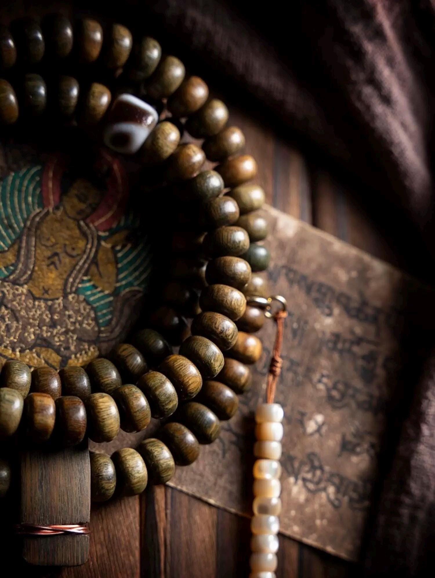 EverestArtStudios Green Sandalwood 108-Bead Mala Necklace | Tibetan Style Prayer Beads | Handmade Meditation Necklace