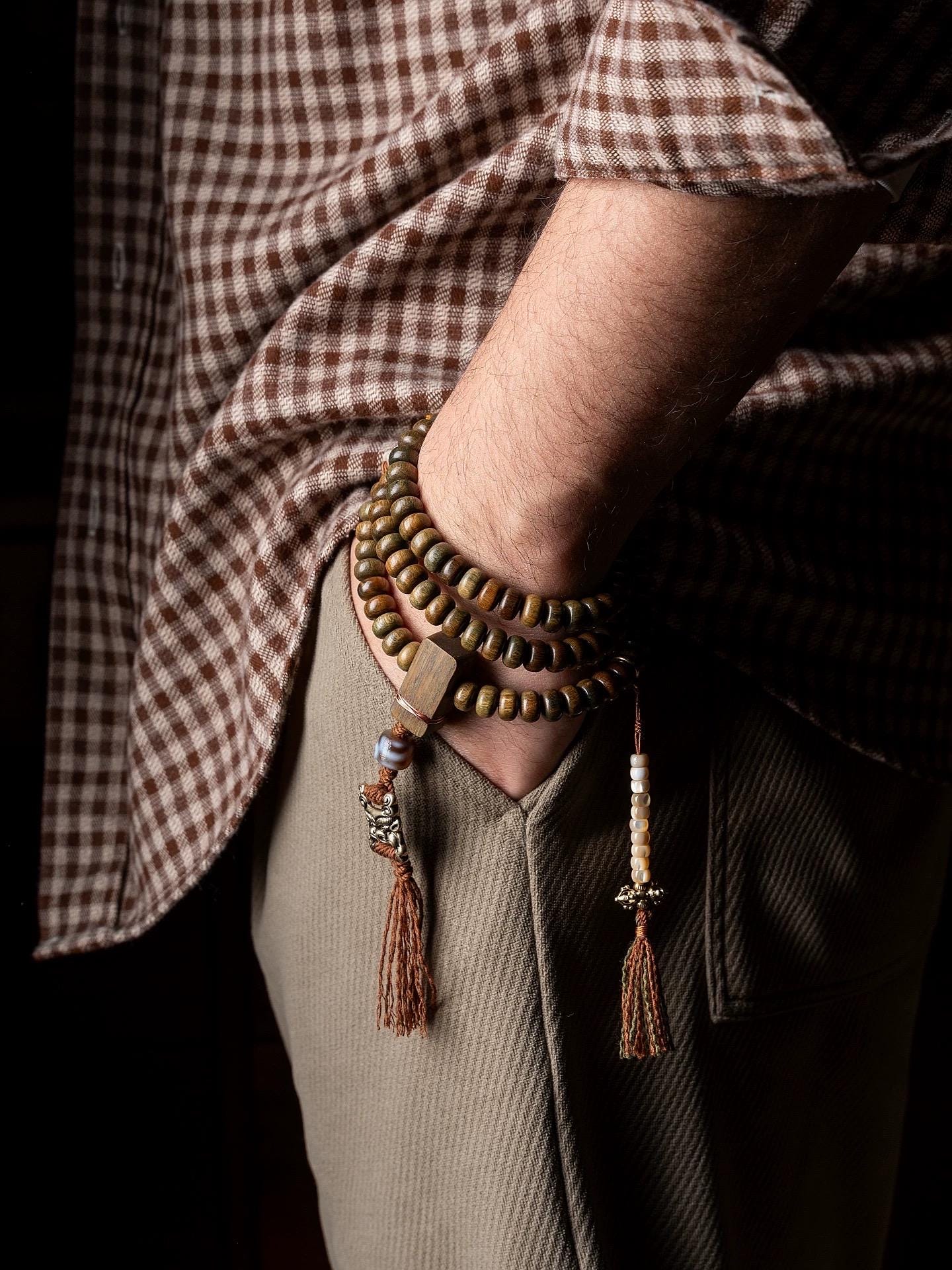 EverestArtStudios Green Sandalwood 108-Bead Mala Necklace | Tibetan Style Prayer Beads | Handmade Meditation Necklace