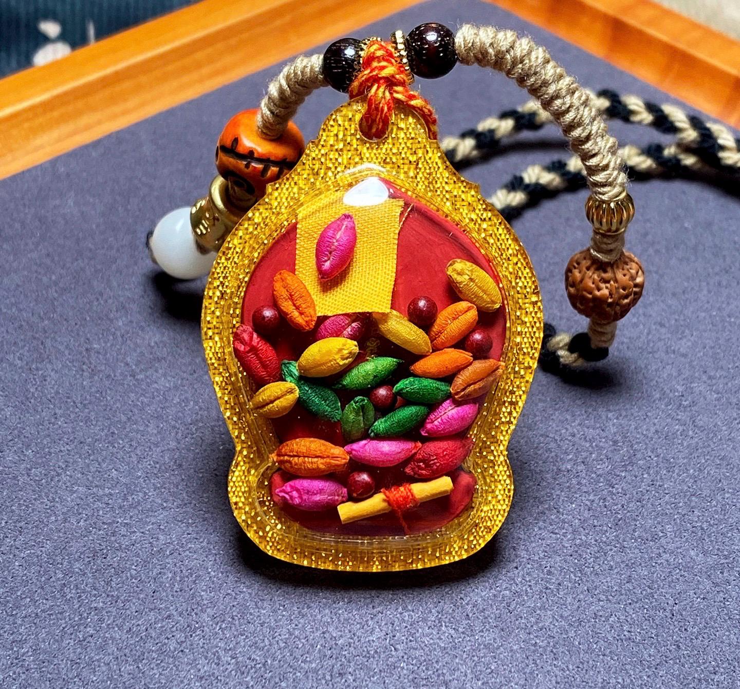 Handpainted White Mahakala Tsa Tsa, Six-Armed Avalokiteshvara Amulet, Tibetan Medicine Clay Pendant, Buddhist Wealth Protector Jewelry