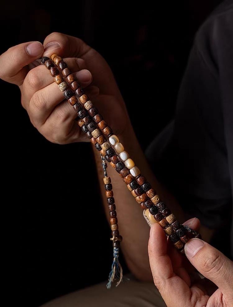 Handmade Tibetan-Inspired Weathered Star & Moon Bodhi Root Mala Bracelet – 108 Beads | Hand-Knotted Meditation Prayer Beads