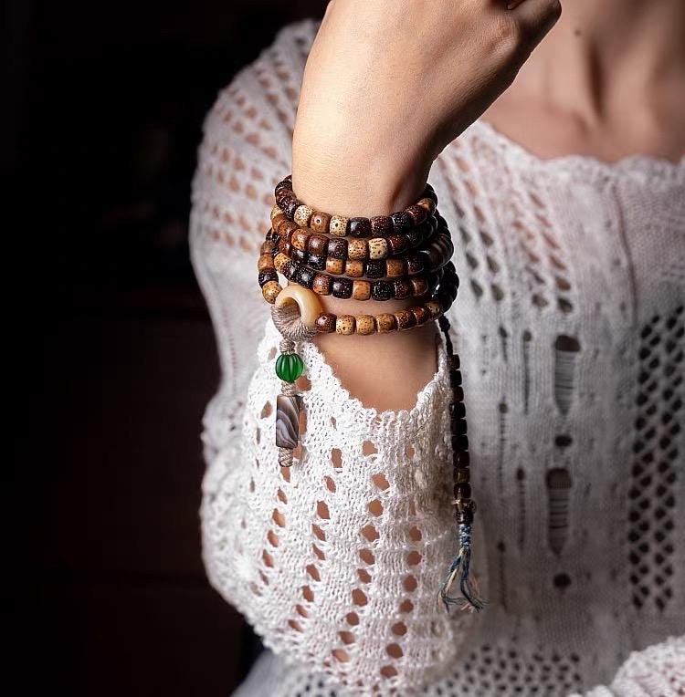 Handmade Tibetan-Inspired Weathered Star & Moon Bodhi Root Mala Bracelet – 108 Beads | Hand-Knotted Meditation Prayer Beads