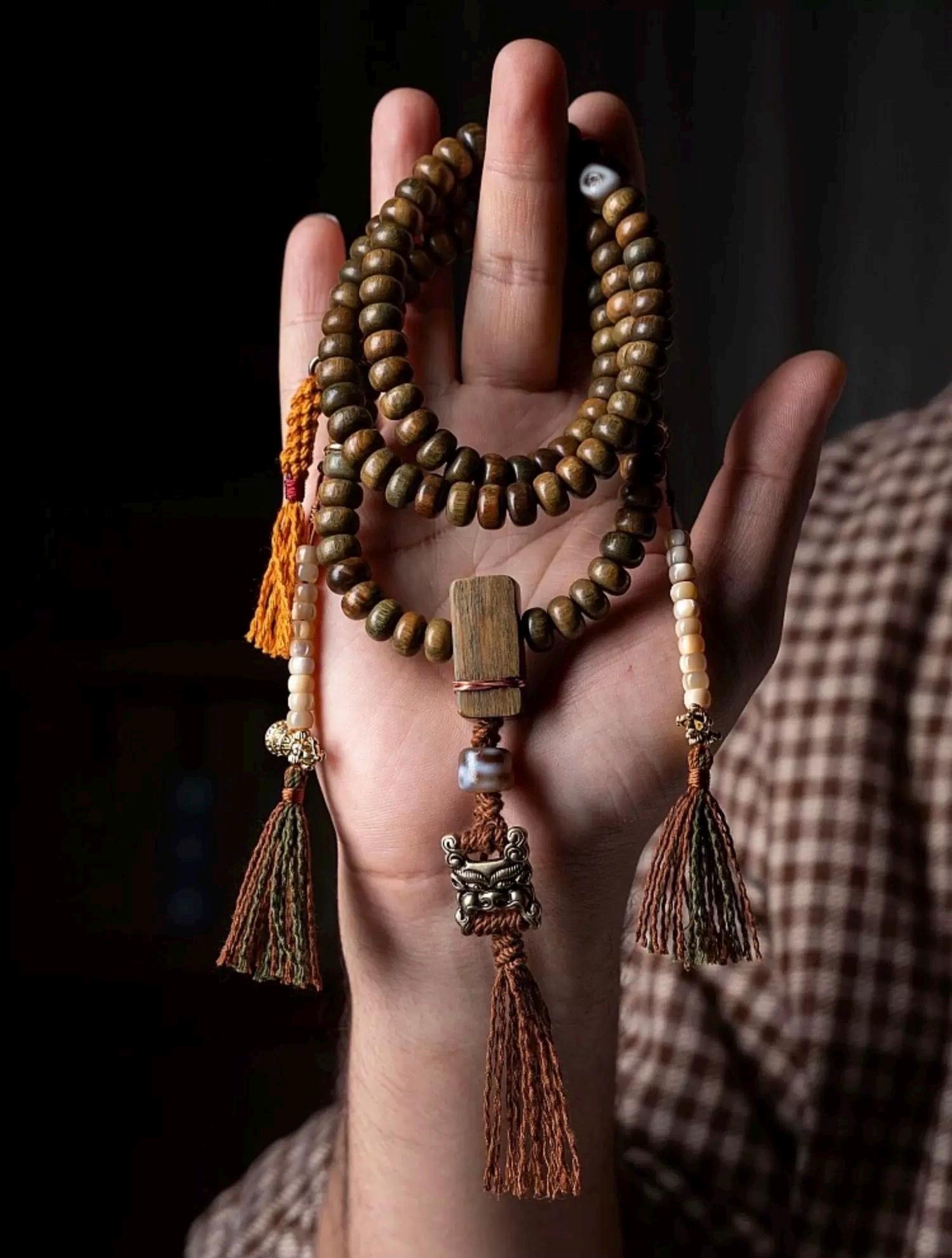 EverestArtStudios Green Sandalwood 108-Bead Mala Necklace | Tibetan Style Prayer Beads | Handmade Meditation Necklace