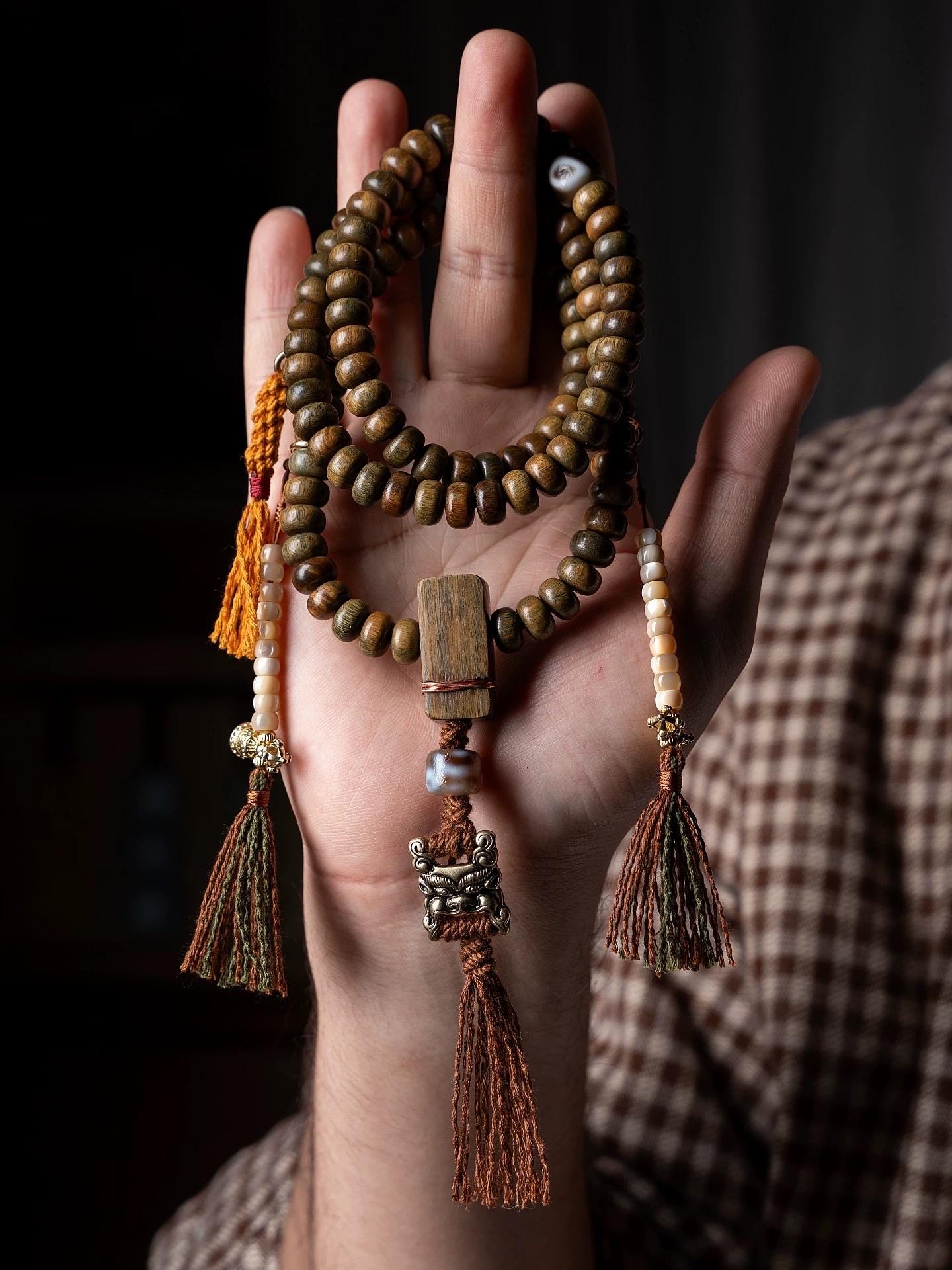 EverestArtStudios Green Sandalwood 108-Bead Mala Necklace | Tibetan Style Prayer Beads | Handmade Meditation Necklace