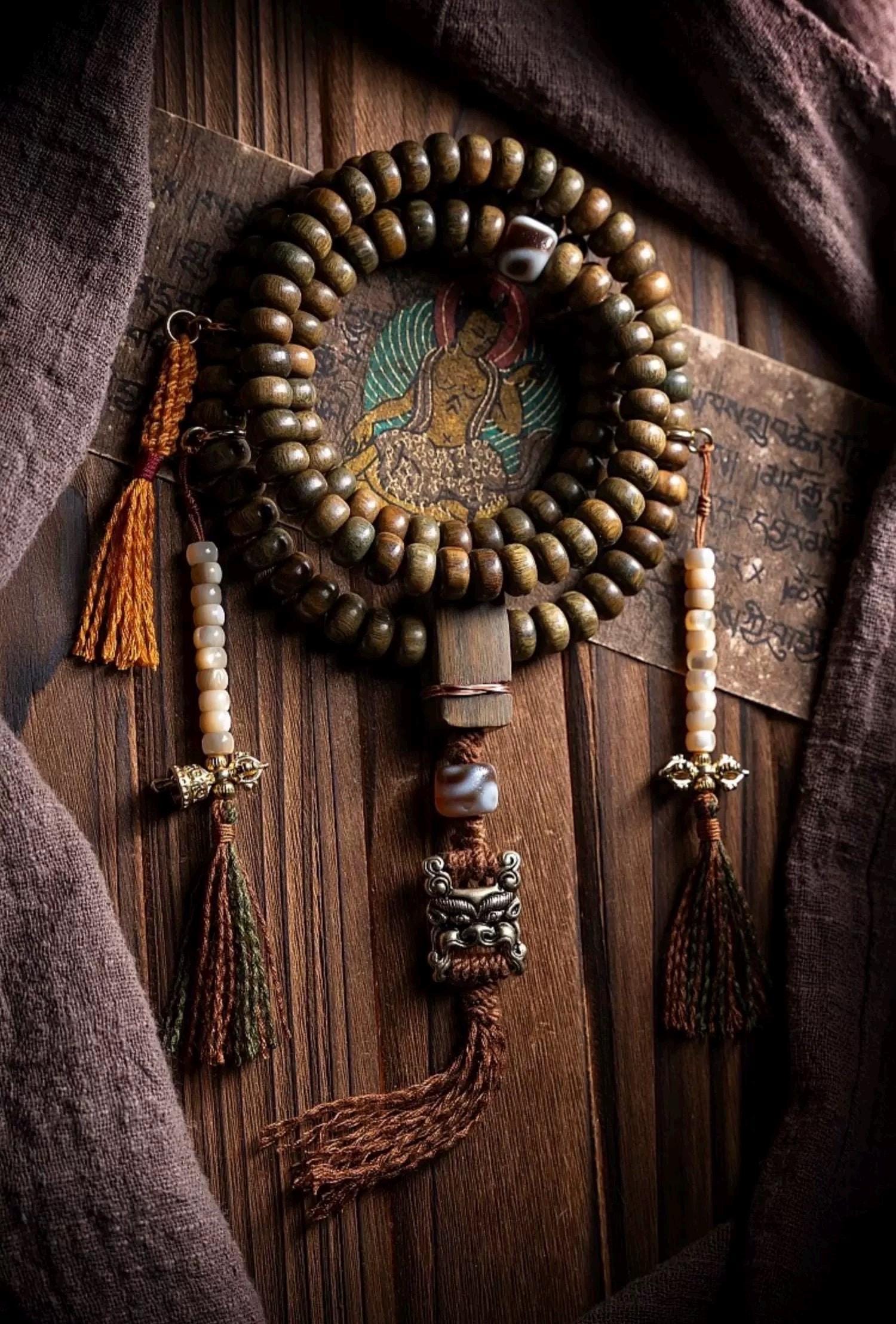 EverestArtStudios Green Sandalwood 108-Bead Mala Necklace | Tibetan Style Prayer Beads | Handmade Meditation Necklace