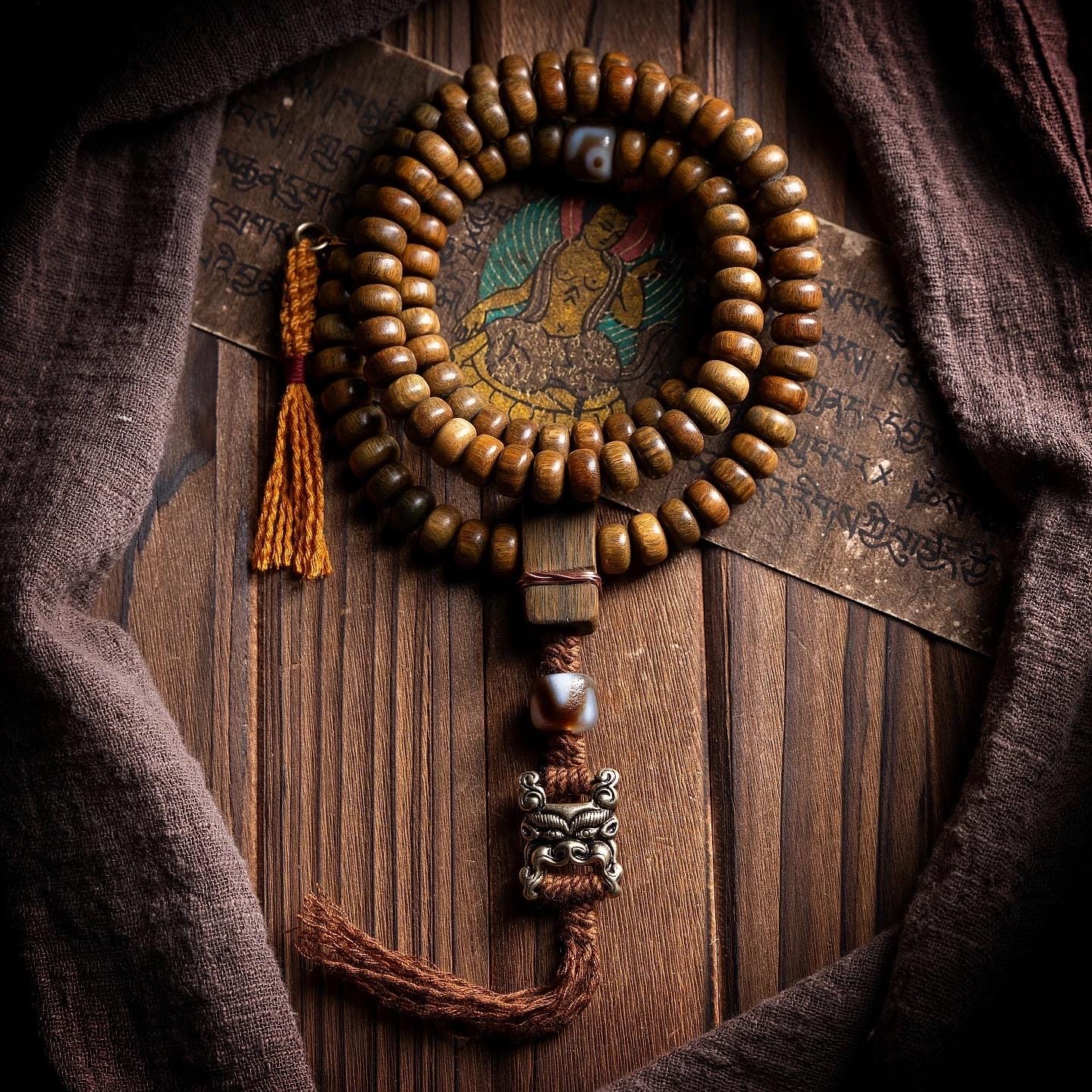EverestArtStudios Green Sandalwood 108-Bead Mala Necklace | Tibetan Style Prayer Beads | Handmade Meditation Necklace