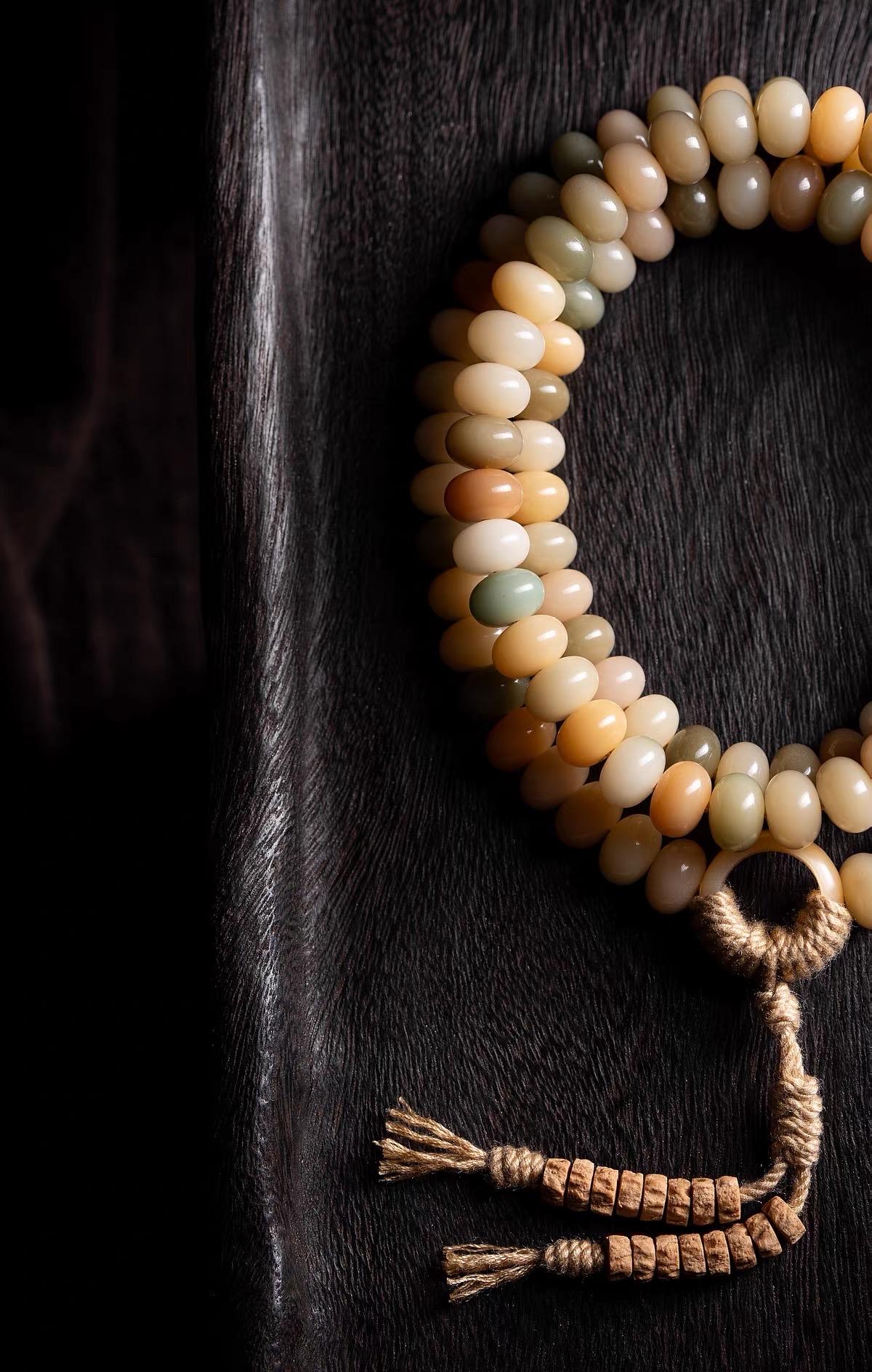 EverestArtStudios – Natural White Bodhi Root 108 Mala Beads | Tibetan Buddhist Prayer Necklace | Handcrafted Spiritual Mala
