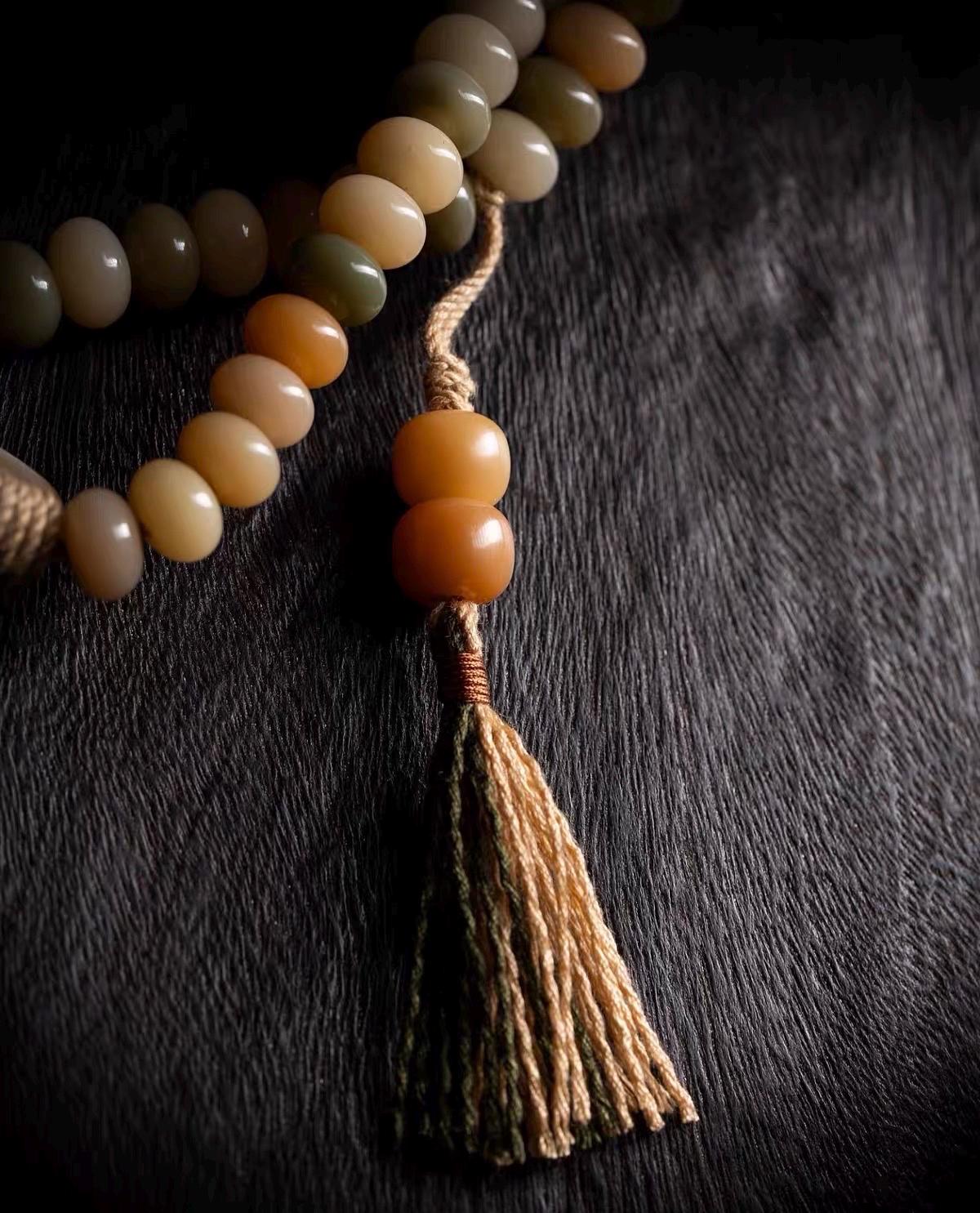 EverestArtStudios – Natural White Bodhi Root 108 Mala Beads | Tibetan Buddhist Prayer Necklace | Handcrafted Spiritual Mala