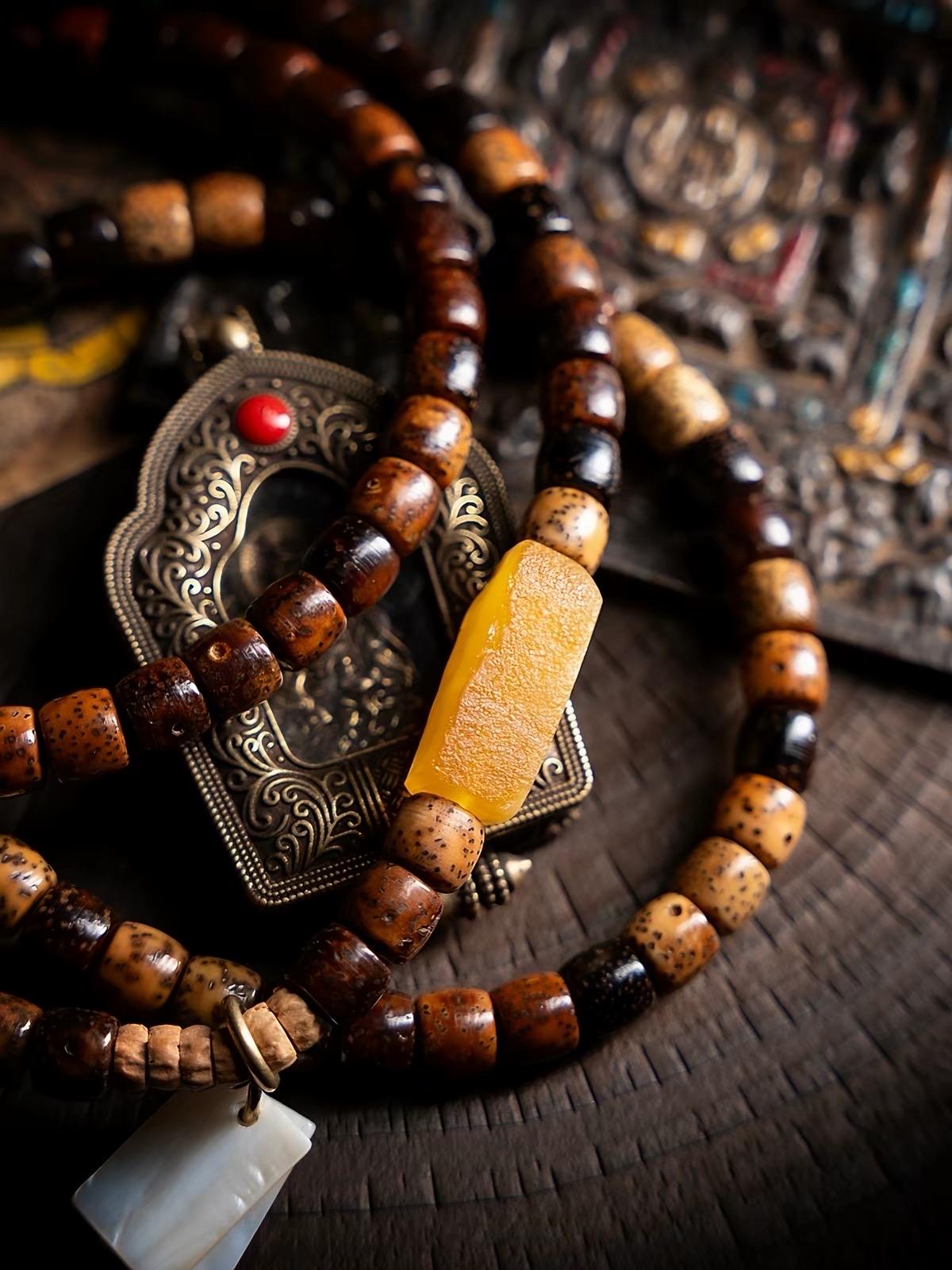 EverestArtStudios Vintage Star & Moon Bodhi Seed Mala Bracelet – 108 Beads | Tibetan Style Meditation Bracelet | Natural Bodhi Root
