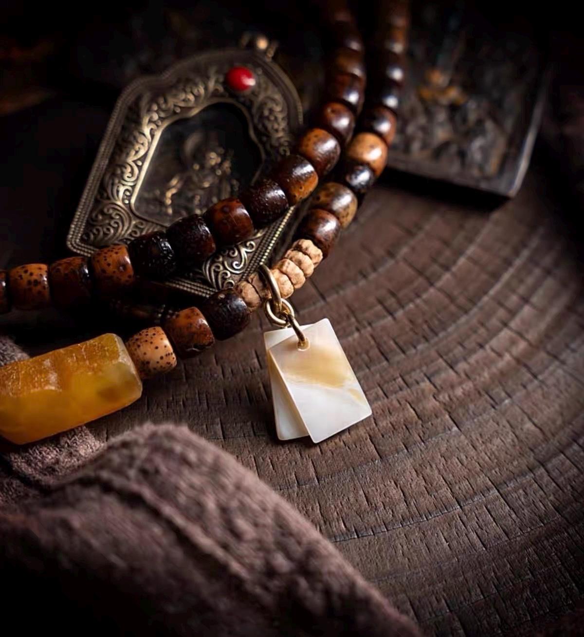 EverestArtStudios Vintage Star & Moon Bodhi Seed Mala Bracelet – 108 Beads | Tibetan Style Meditation Bracelet | Natural Bodhi Root