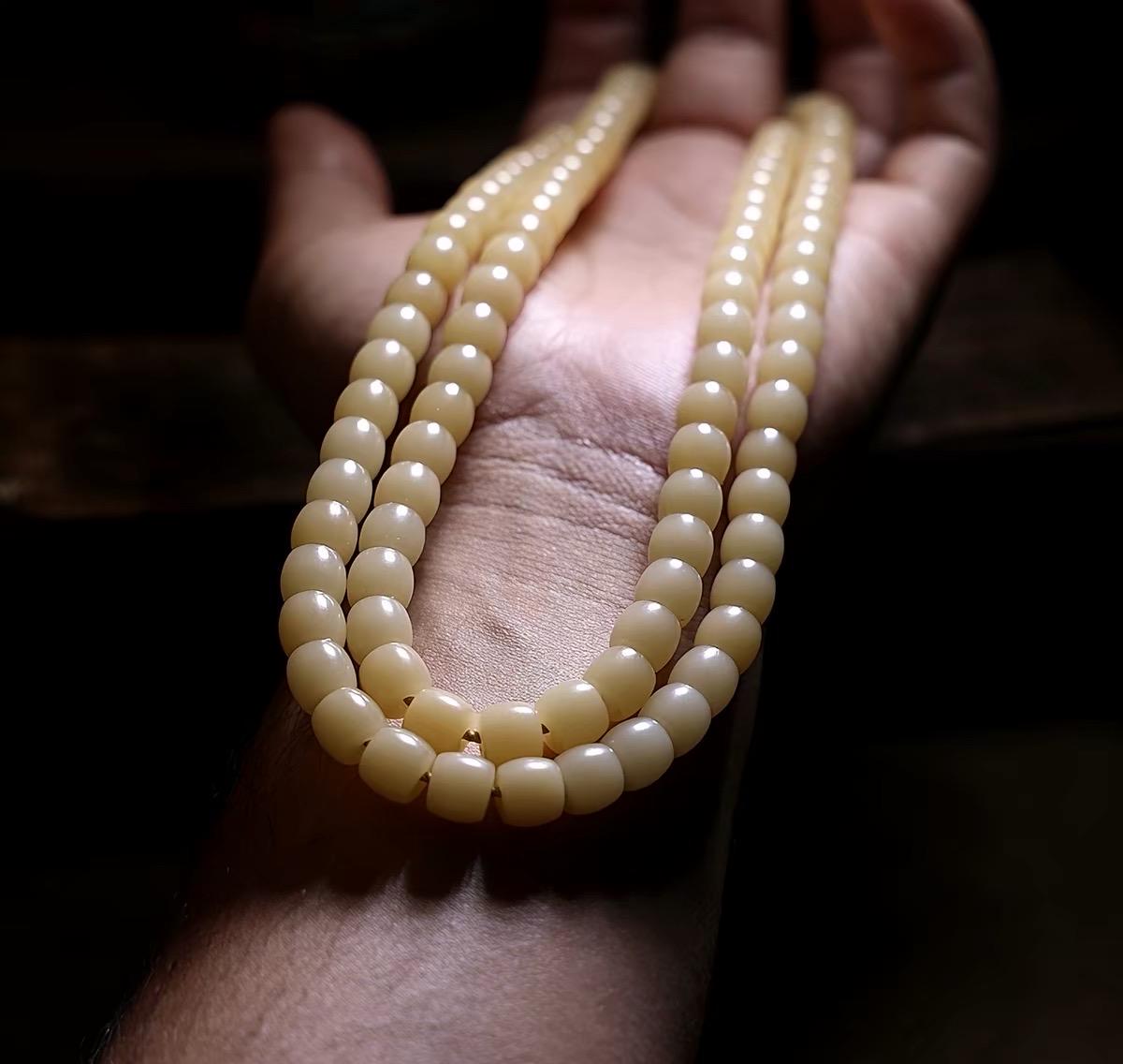 EverestArtStudios Natural White Bodhi Root 108 Bead Bracelet, Tibetan Prayer Mala, Wrap Meditation Bracelet, Buddhist Mala Necklace
