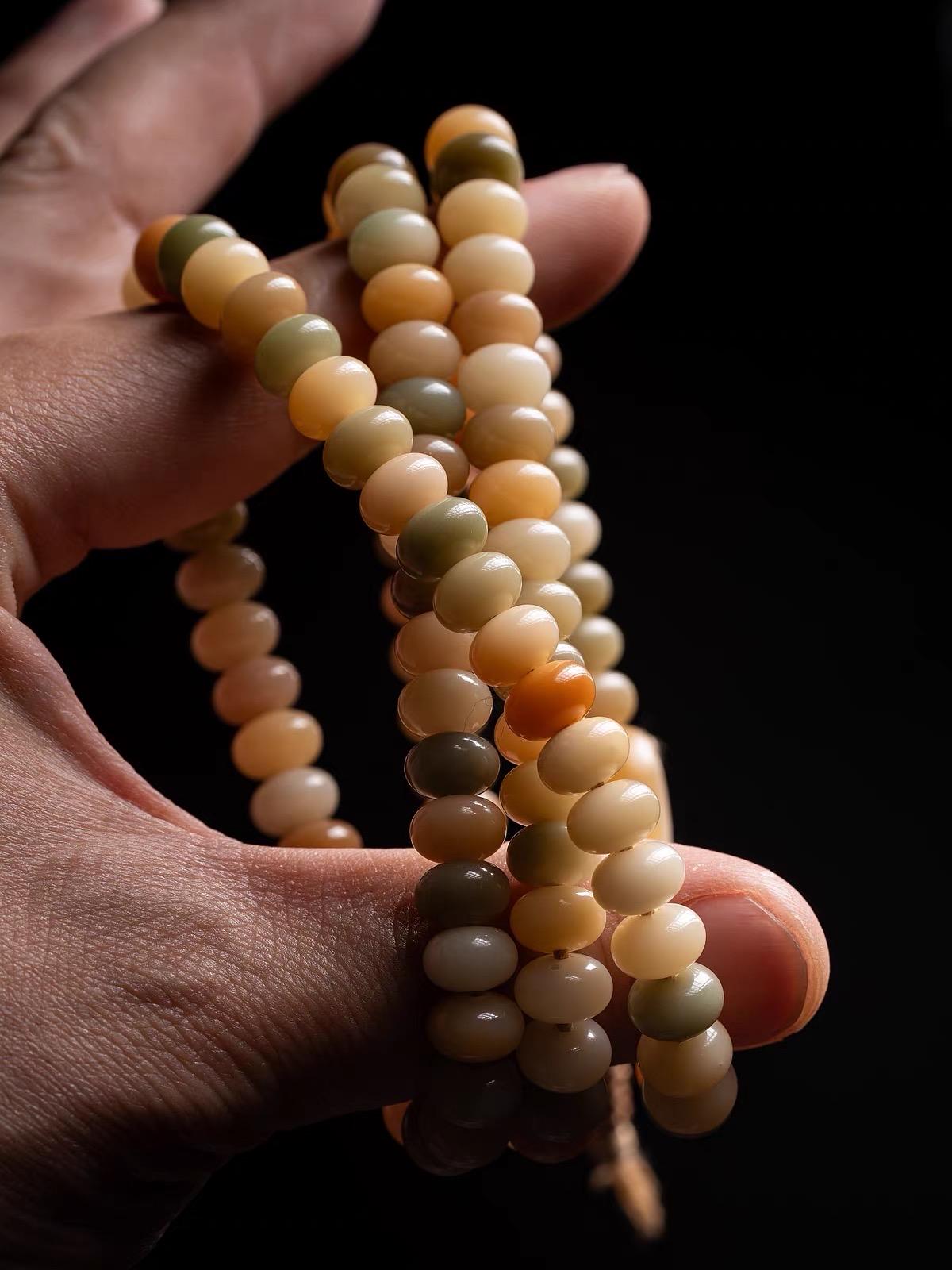 EverestArtStudios – Natural White Bodhi Root 108 Mala Beads | Tibetan Buddhist Prayer Necklace | Handcrafted Spiritual Mala