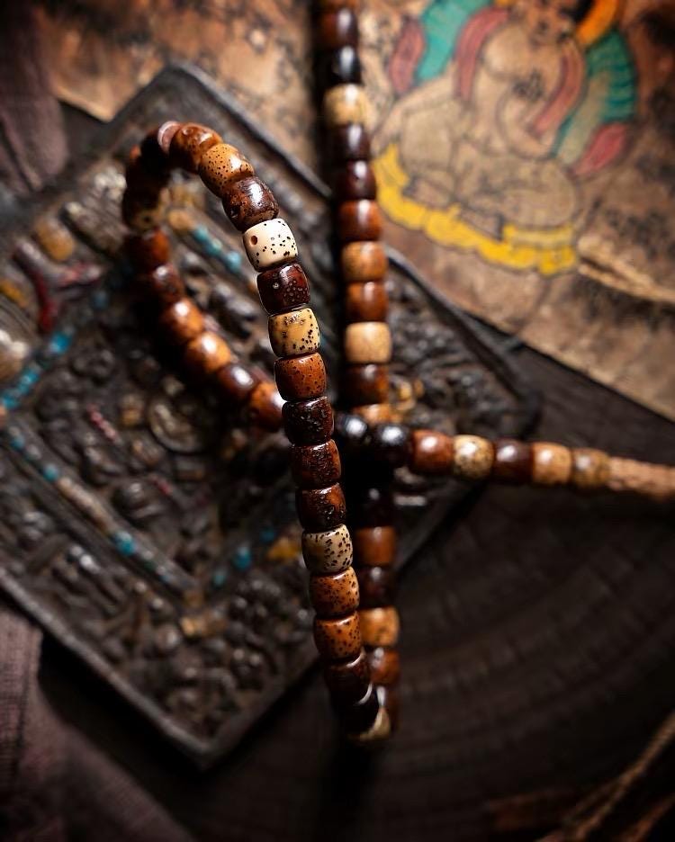 EverestArtStudios Vintage Star & Moon Bodhi Seed Mala Bracelet – 108 Beads | Tibetan Style Meditation Bracelet | Natural Bodhi Root