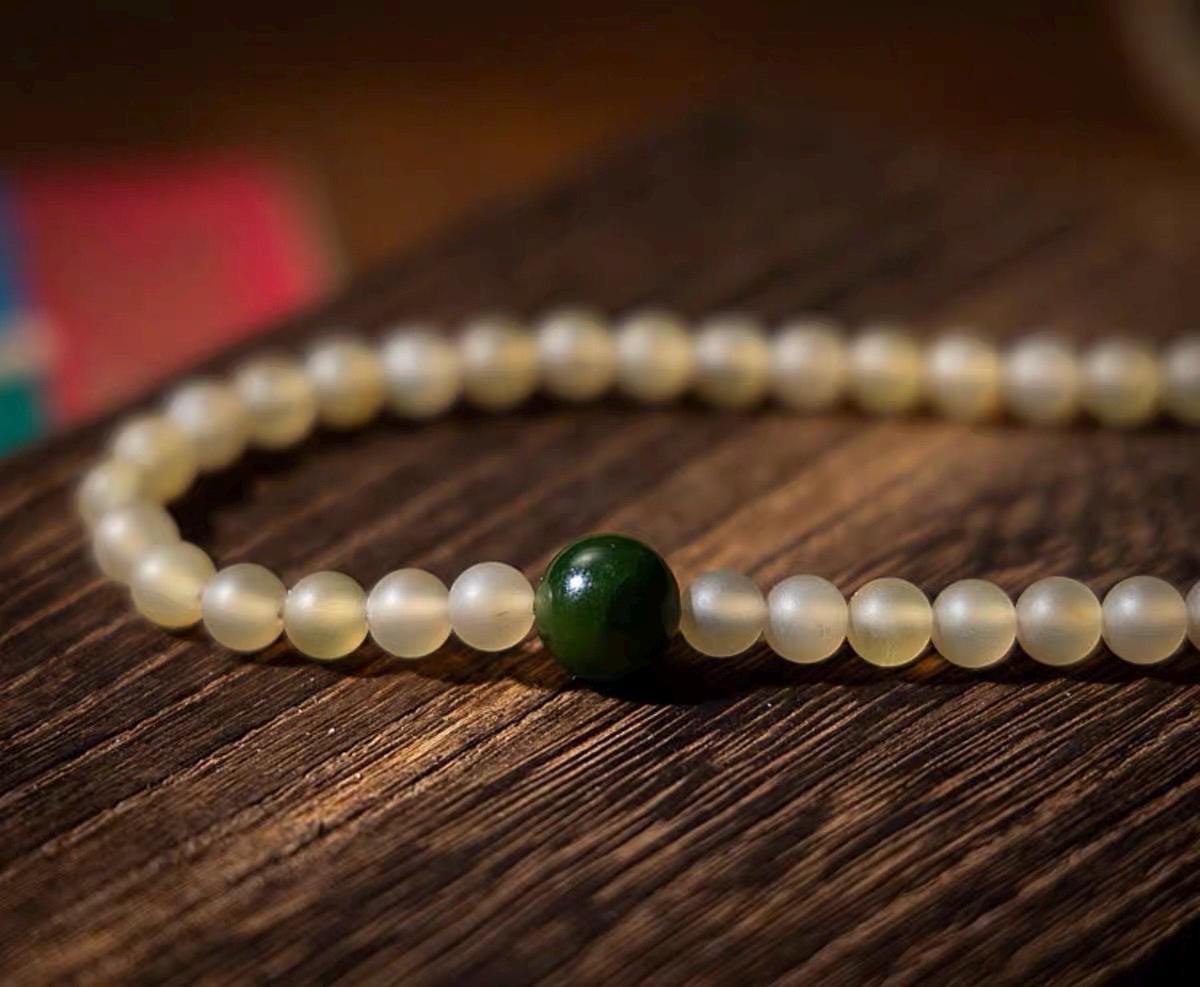EverestArtStudios Vintage Star & Moon Bodhi Seed Mala Bracelet – 108 Beads | Tibetan Style Meditation Bracelet | Natural Bodhi Root